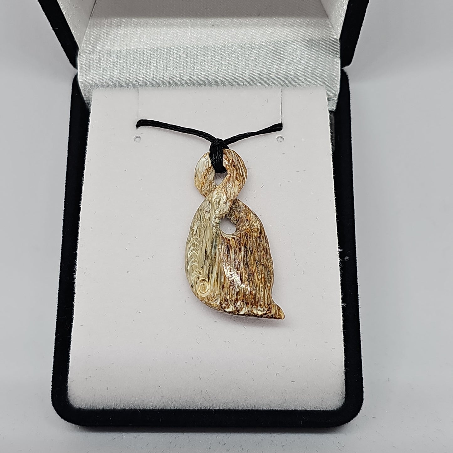 Whale bone - twist - Rivendell Shop