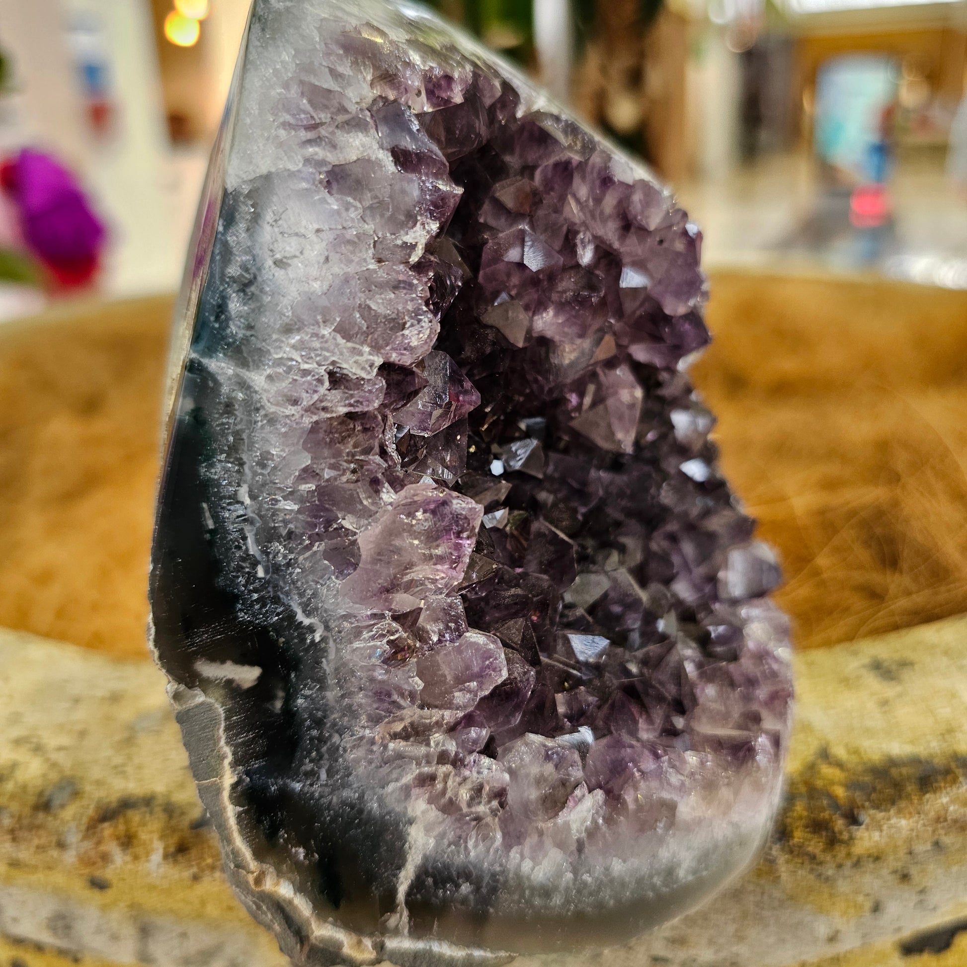 Standing amethyst - Rivendell Shop