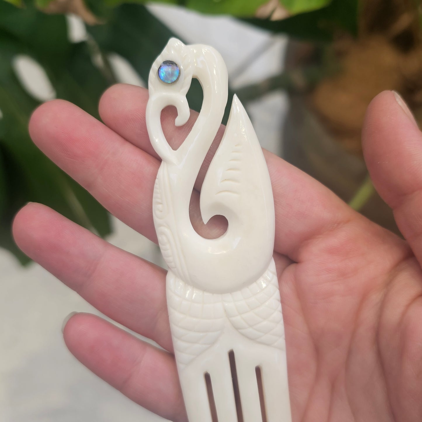 Manaia Heru with Paua (Hair Piece) - Rivendell Shop