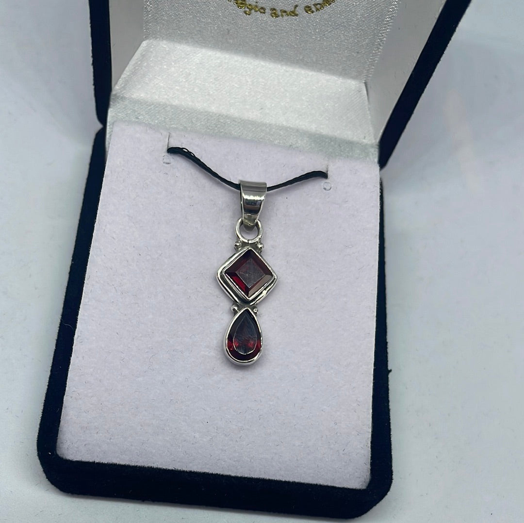 Garnet Pendant - Rivendell Shop