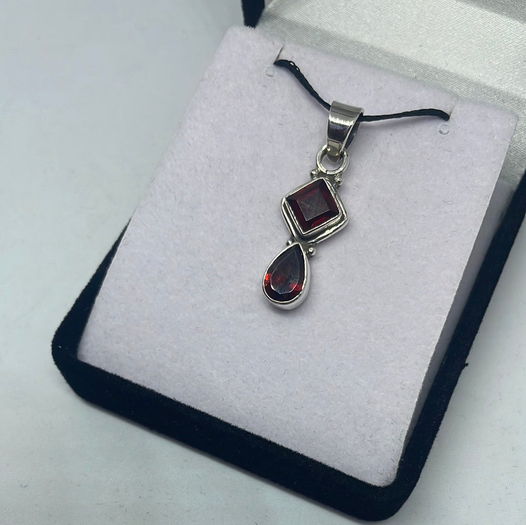 Garnet Pendant - Rivendell Shop