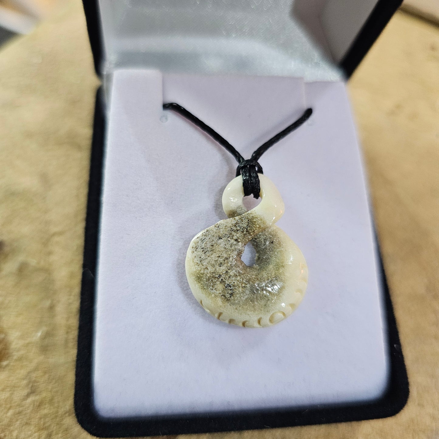Whale bone - Twist - Rivendell Shop