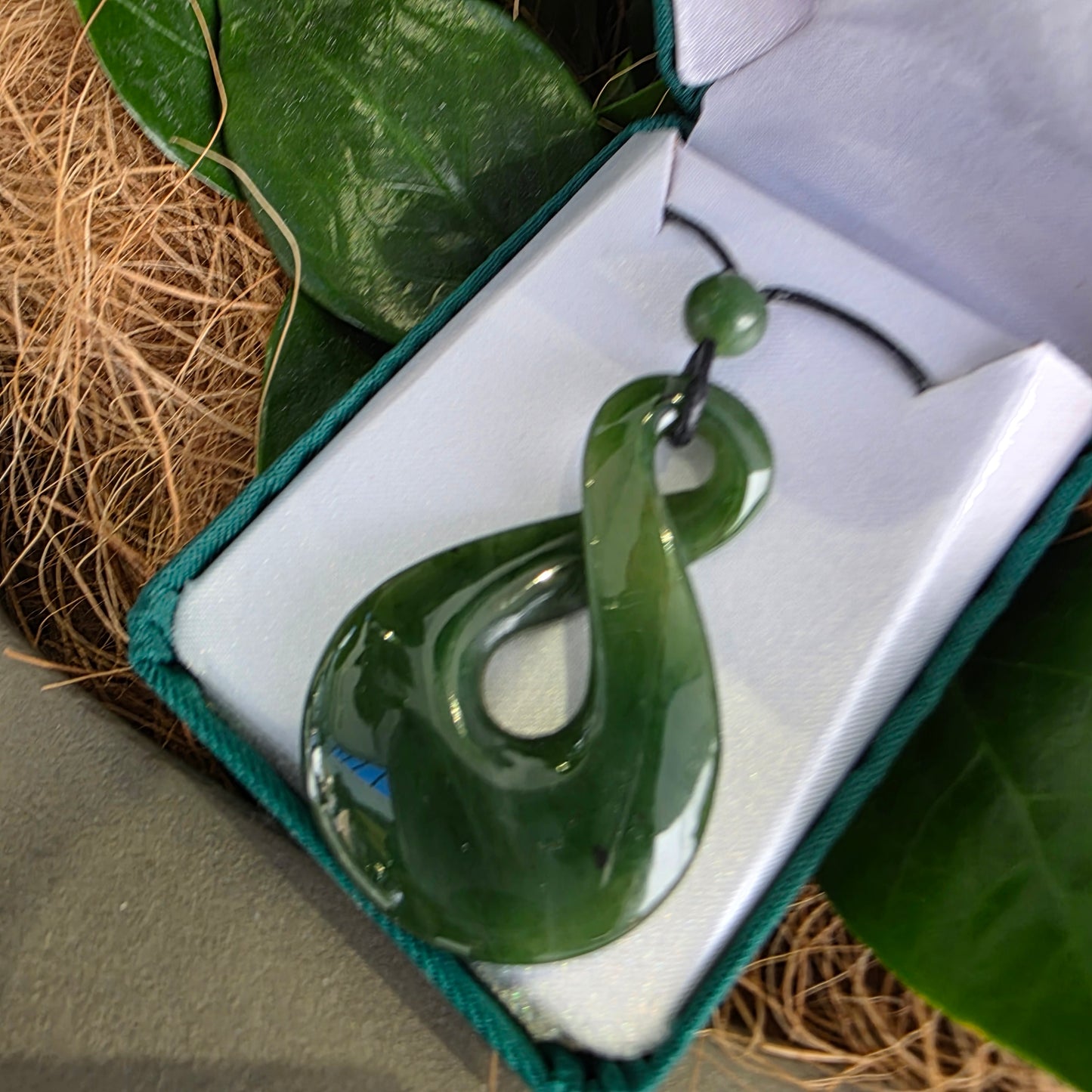 Greenstone Figure 8 Pendant 2 inchs - Rivendell Shop