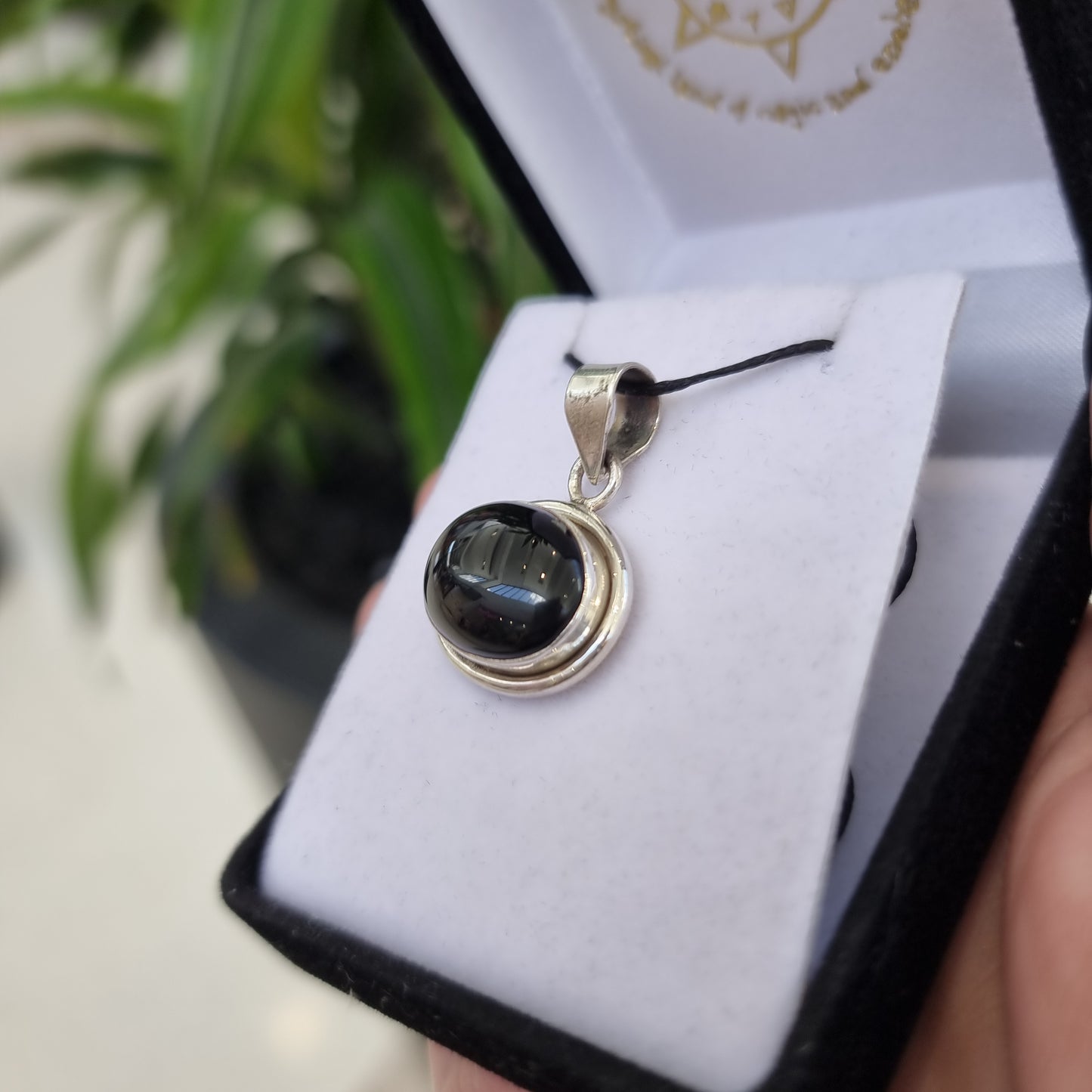 Black onyx pendant - Rivendell Shop