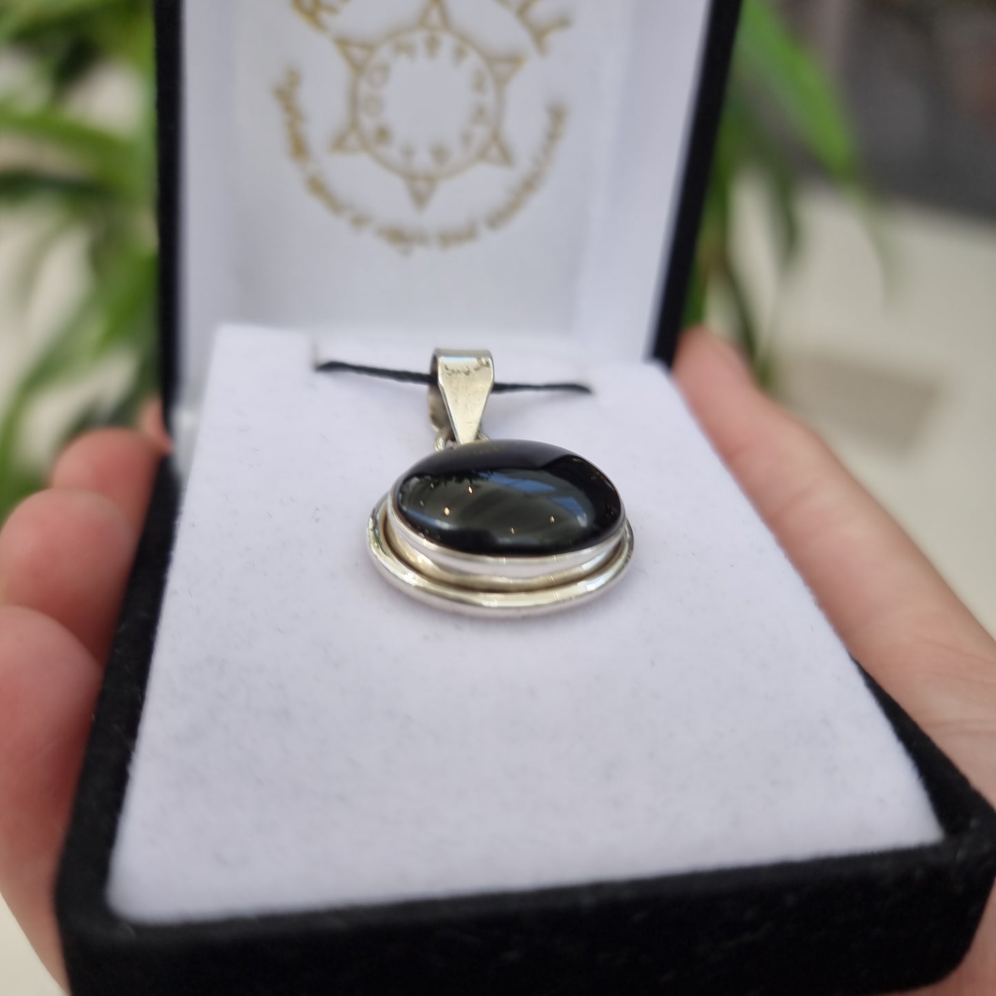 Black onyx pendant - Rivendell Shop