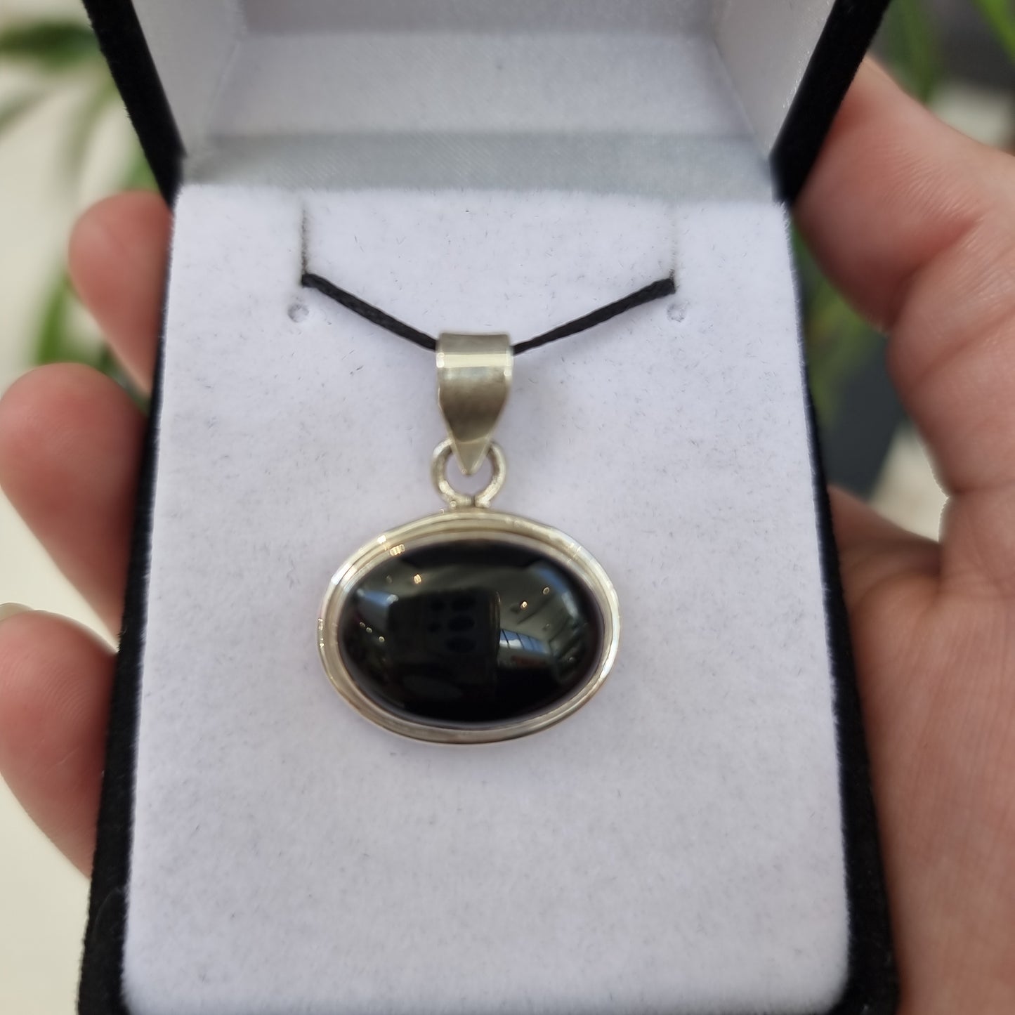 Black onyx pendant - Rivendell Shop