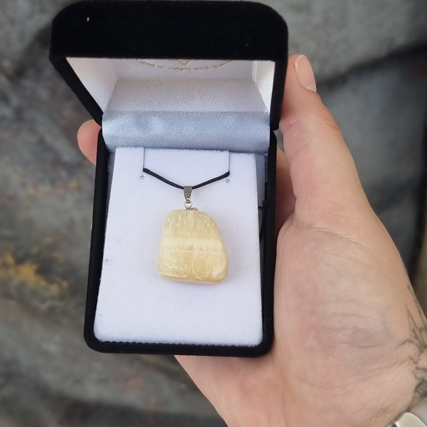 Honey calcite tumble necklace - Rivendell Shop