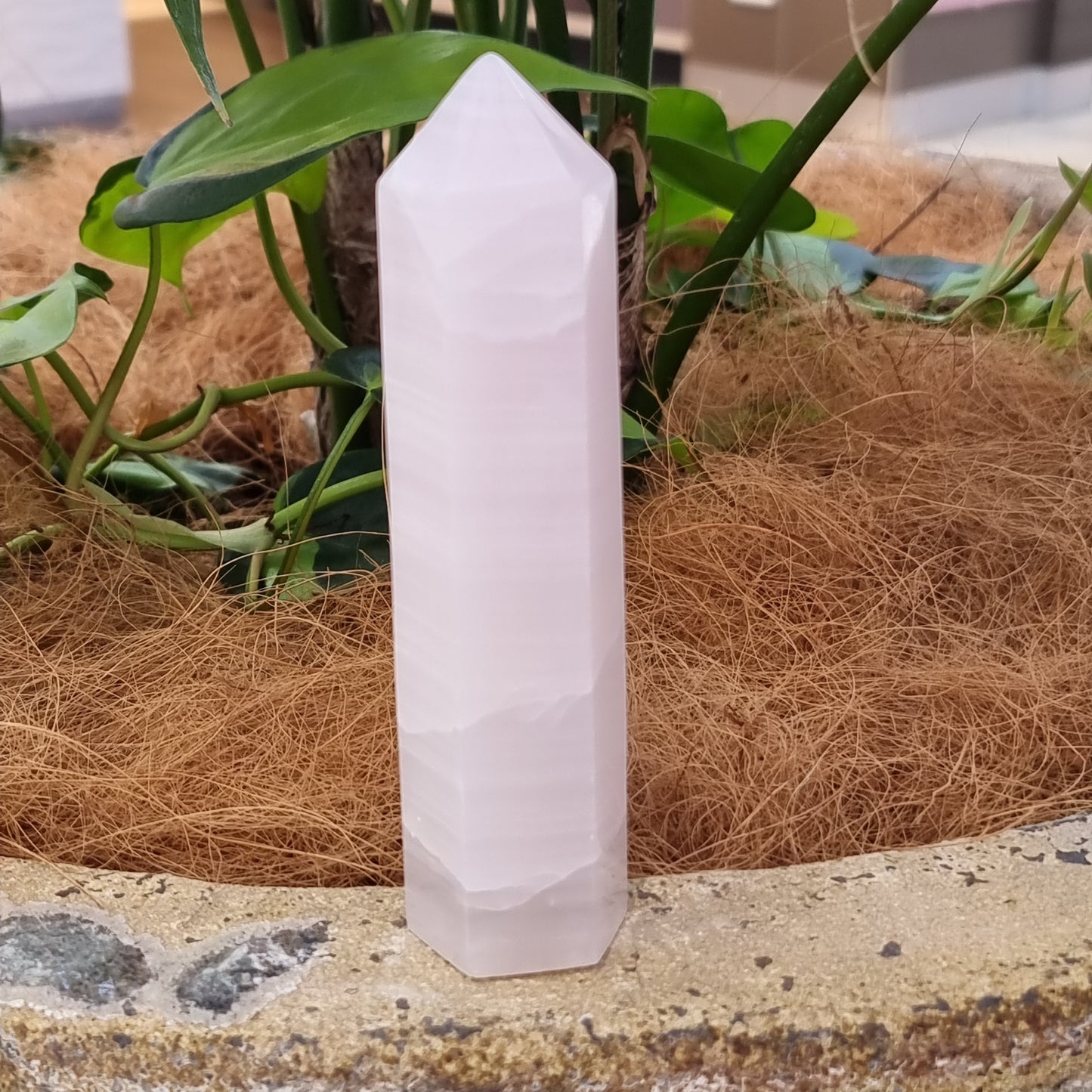 Mangano calcite point - Rivendell Shop