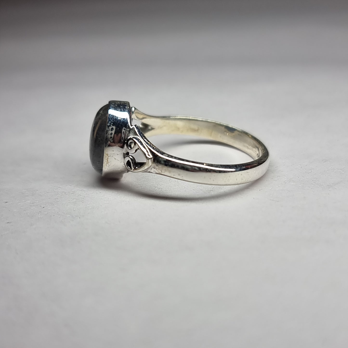 Labradorite ring - Rivendell Shop