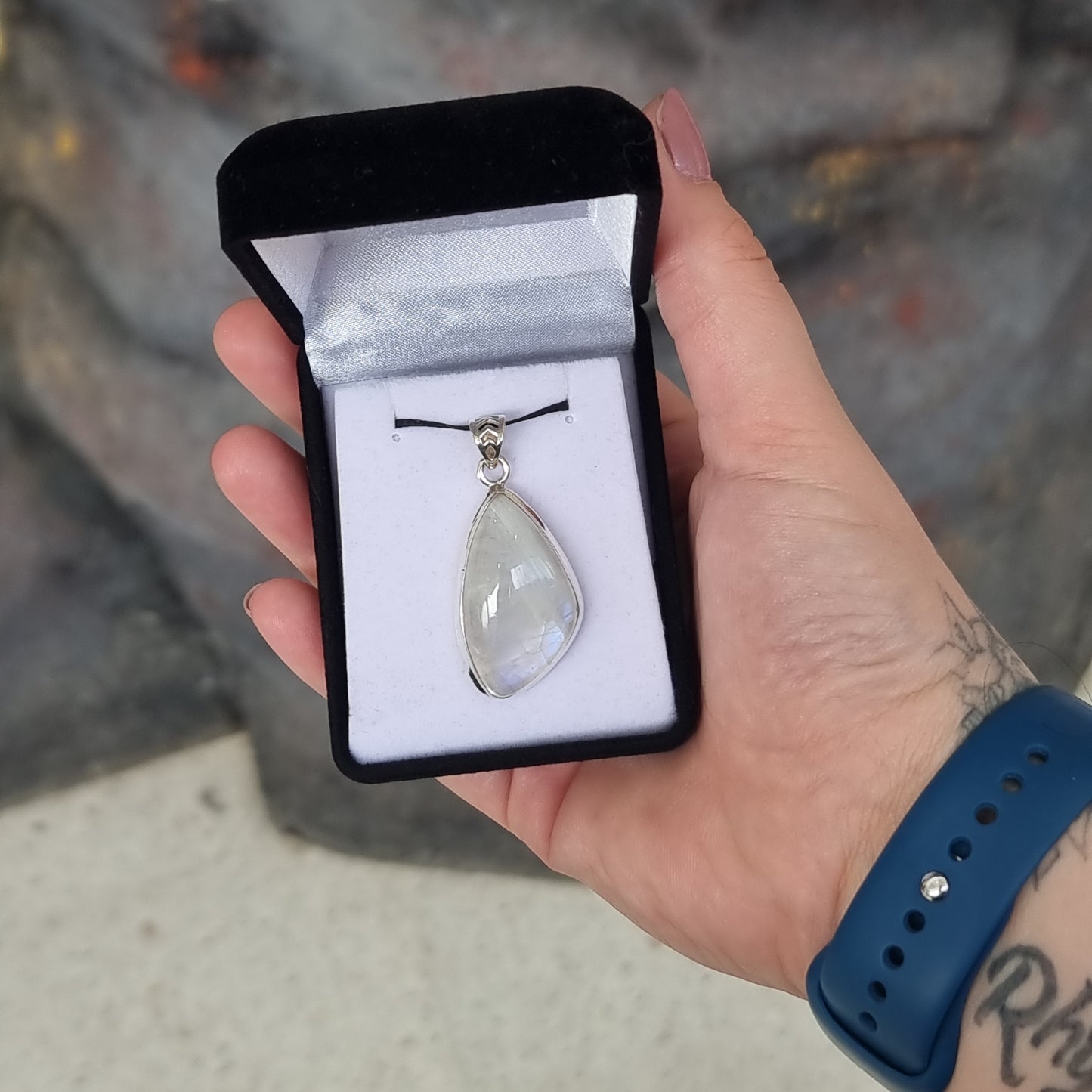 Moonstone pendant - Rivendell Shop