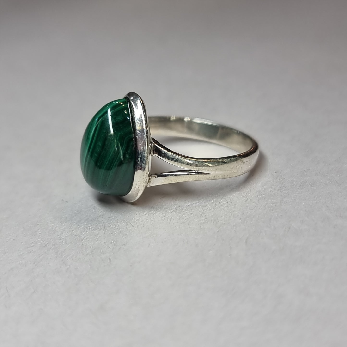 Malachite ring - Rivendell Shop
