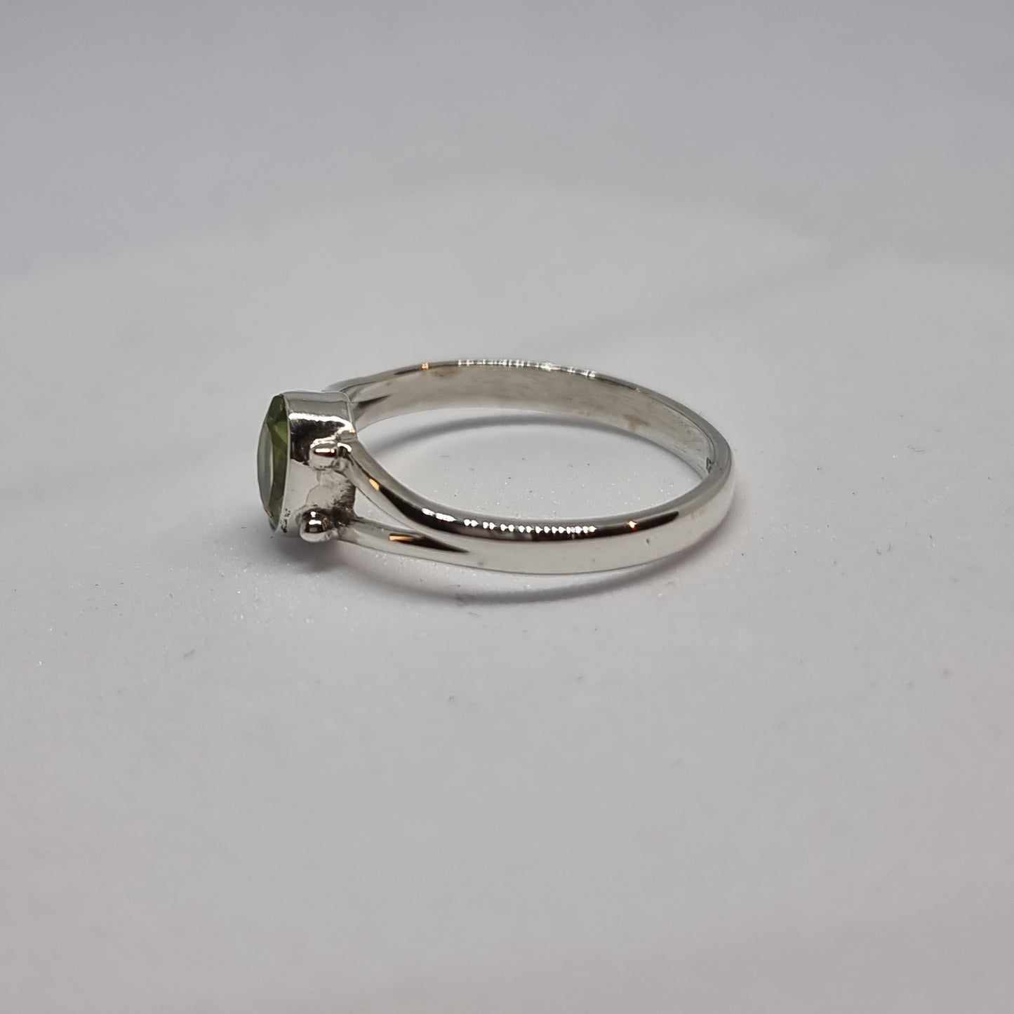 Peridot ring - Rivendell Shop