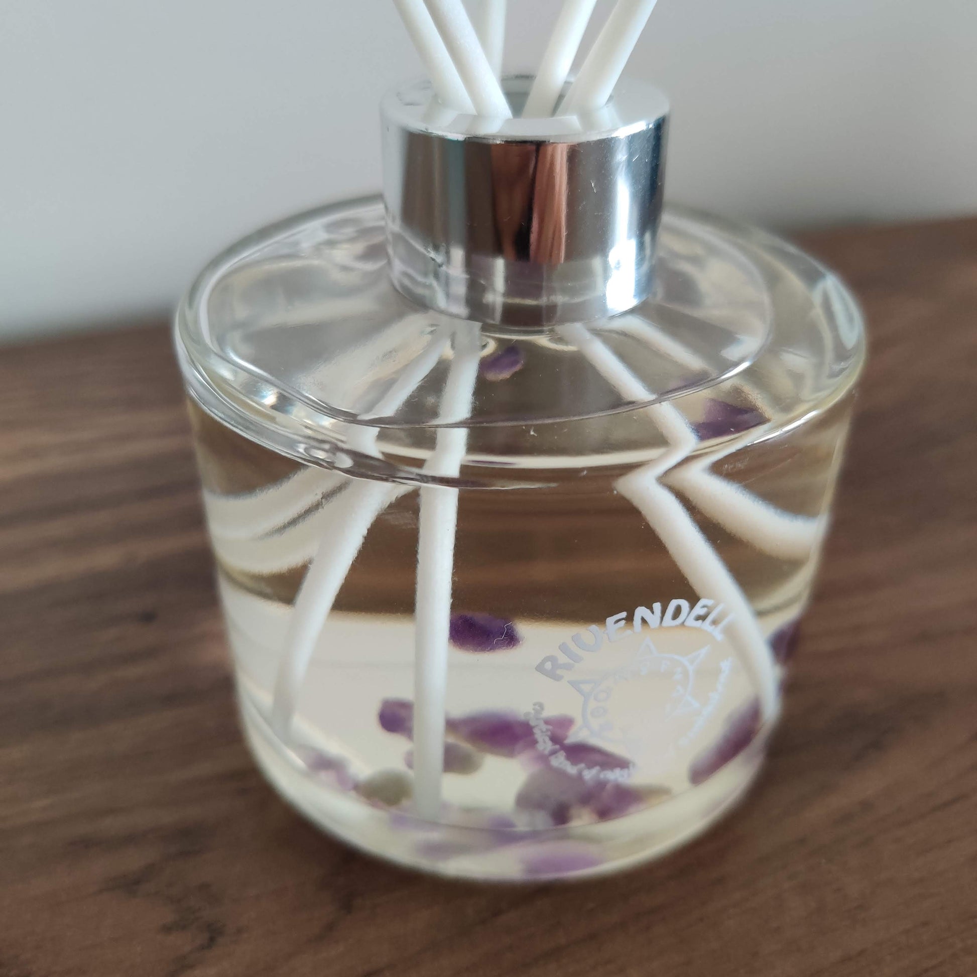 Rivendell Aroma: Amethyst x Black Cedar and Juniper Crystal-Infused Reed Diffuser - Rivendell Shop