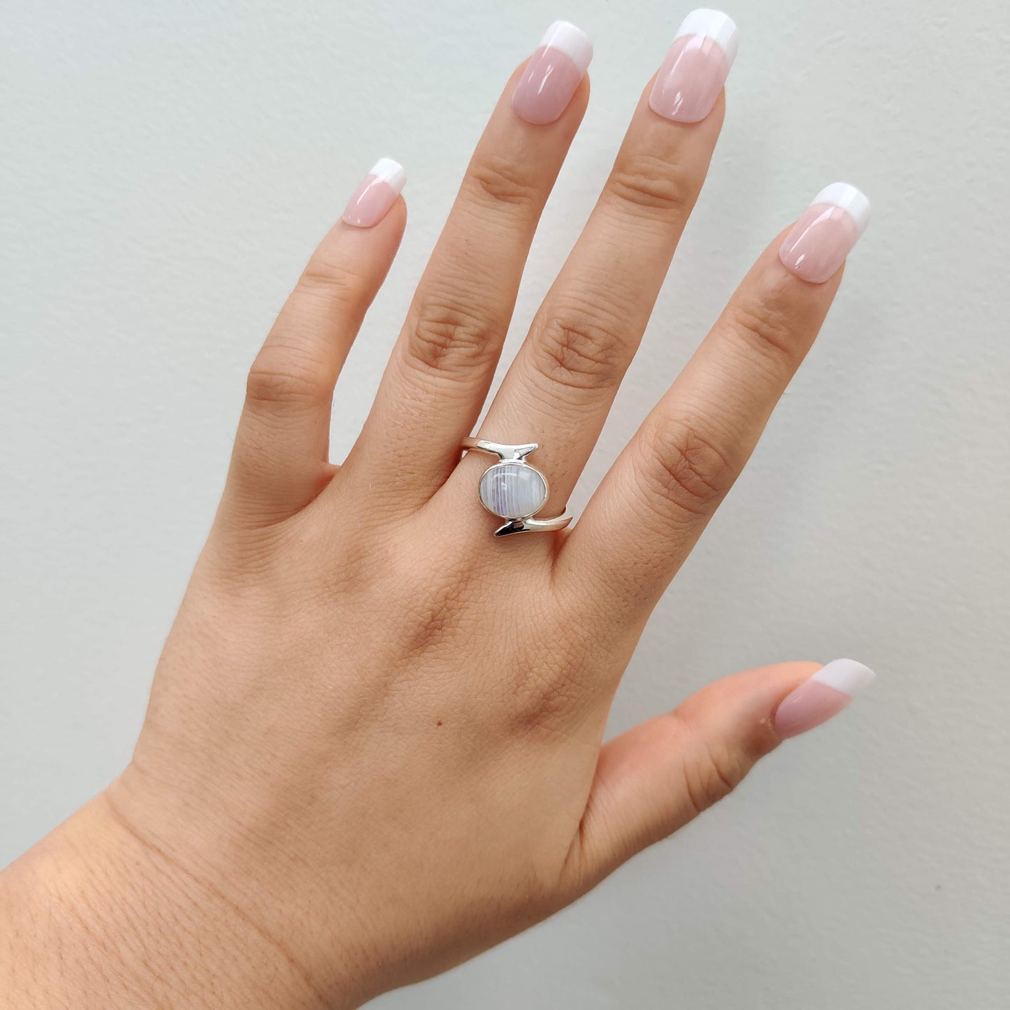 Moonstone Twist 925 Sterling Silver Ring - Rivendell Shop