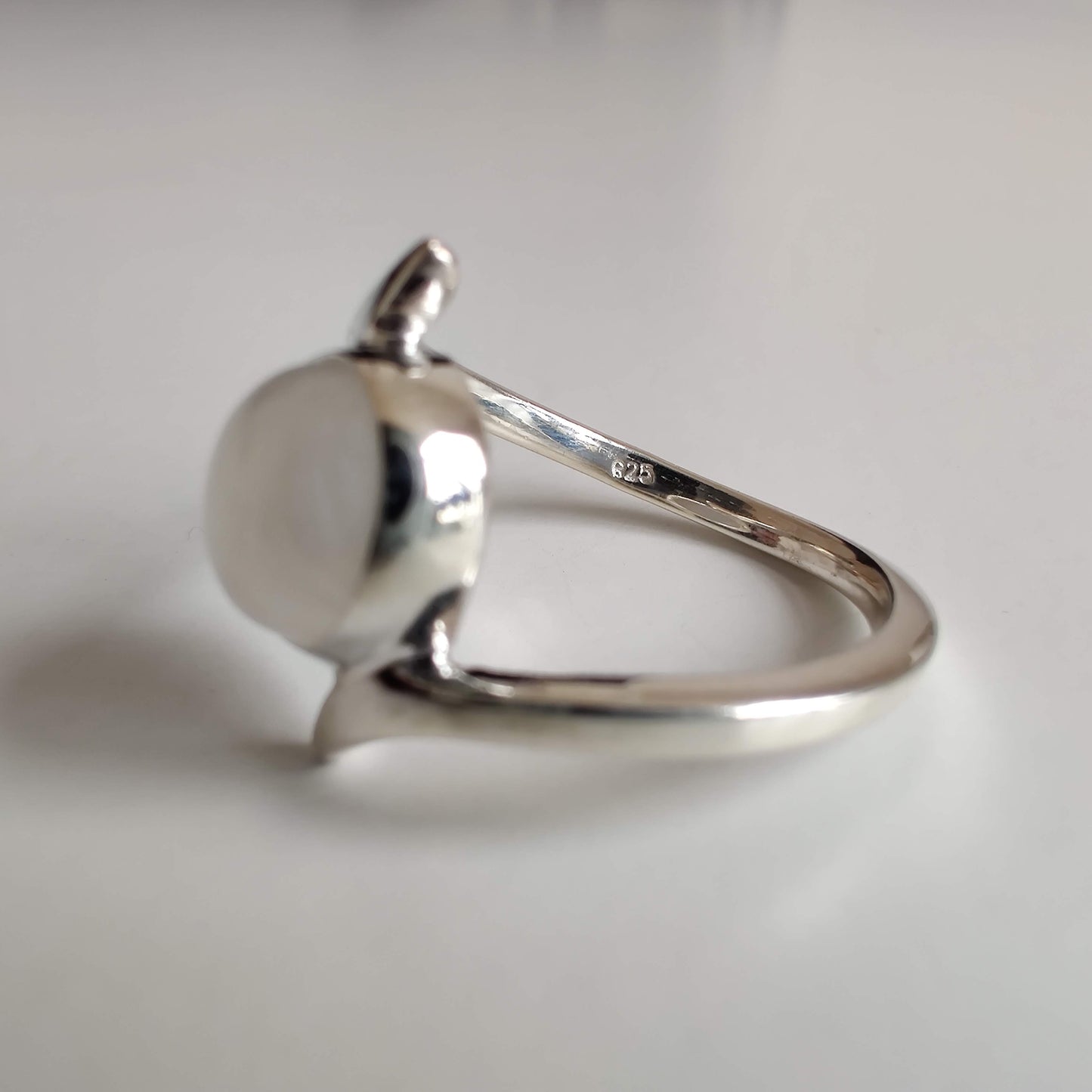 Moonstone Twist 925 Sterling Silver Ring - Rivendell Shop