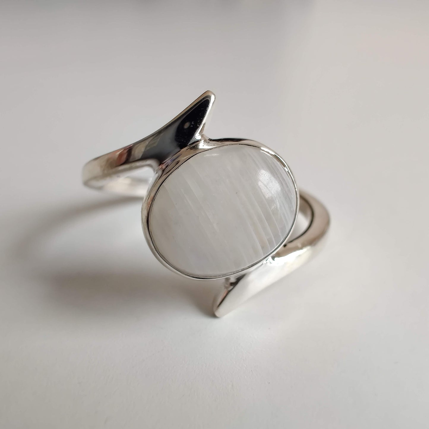 Moonstone Twist 925 Sterling Silver Ring - Rivendell Shop