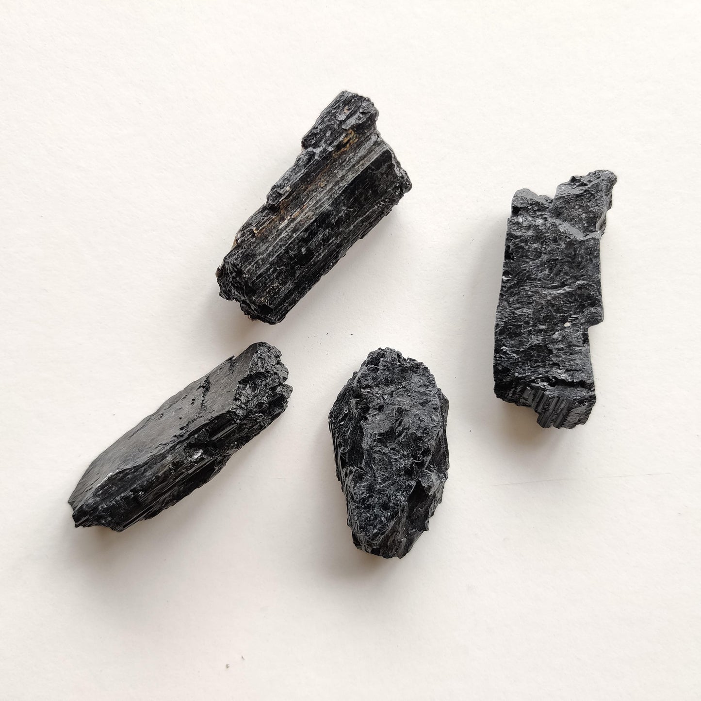 Black Tourmaline Crystal Piece (2-3 cm) - Rivendell Shop