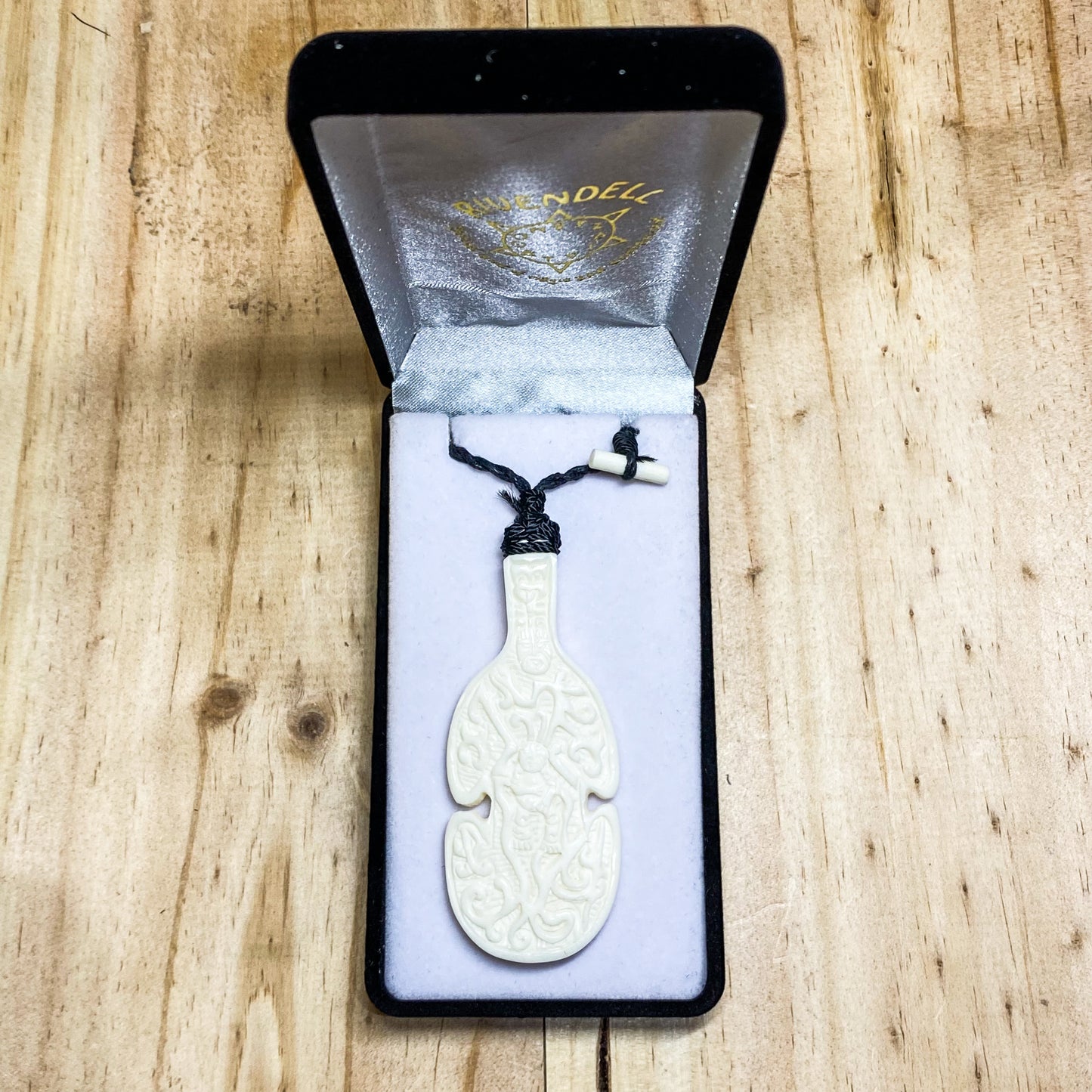 Handcarved Bone Carving Pendant - Patu - Rivendell Shop
