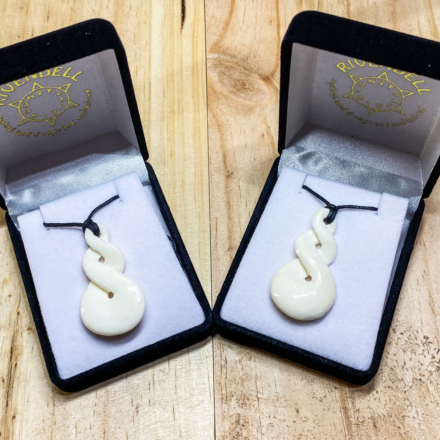 Handcarved Double Twist Bone Carving Pendant - Pikorua - Rivendell Shop