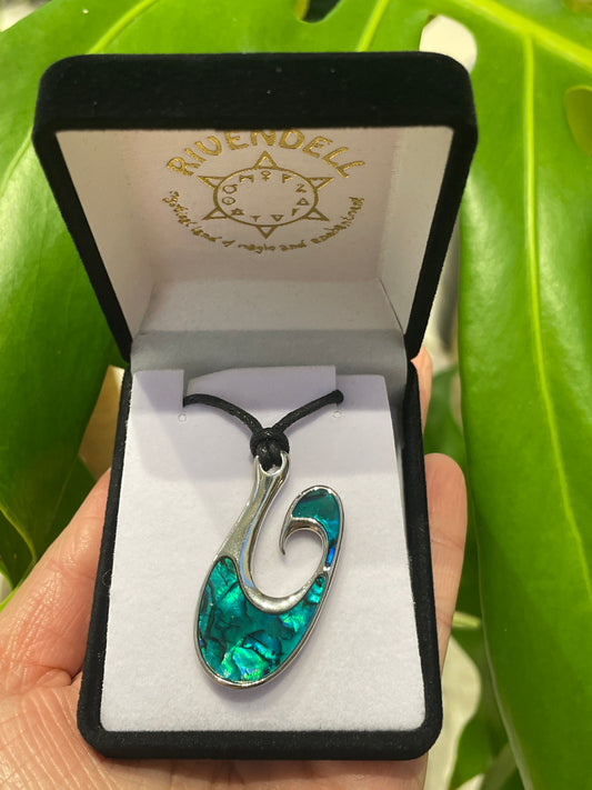 Paua Pendant - Hei Matau (Fish Hook)