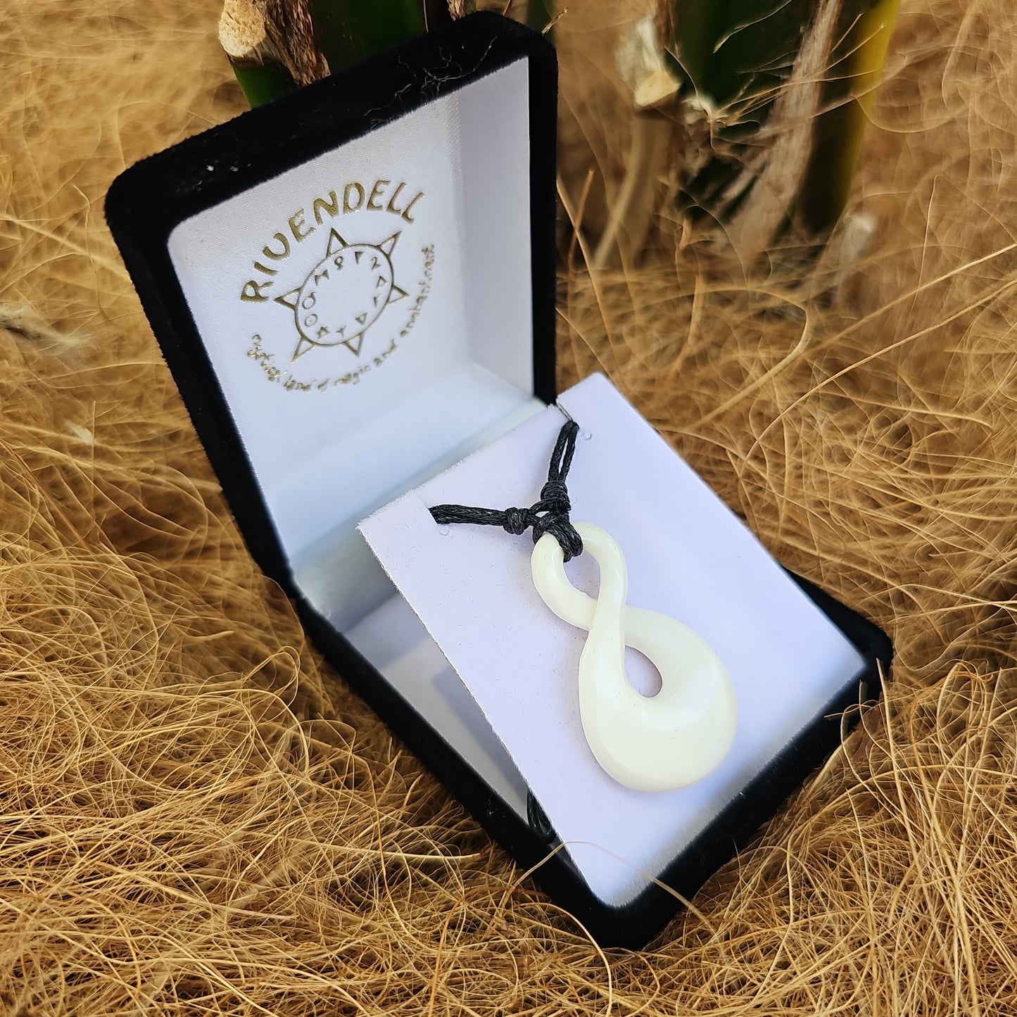 Handcarved Twist Bone Carving Pendant - Pikorua - Rivendell Shop