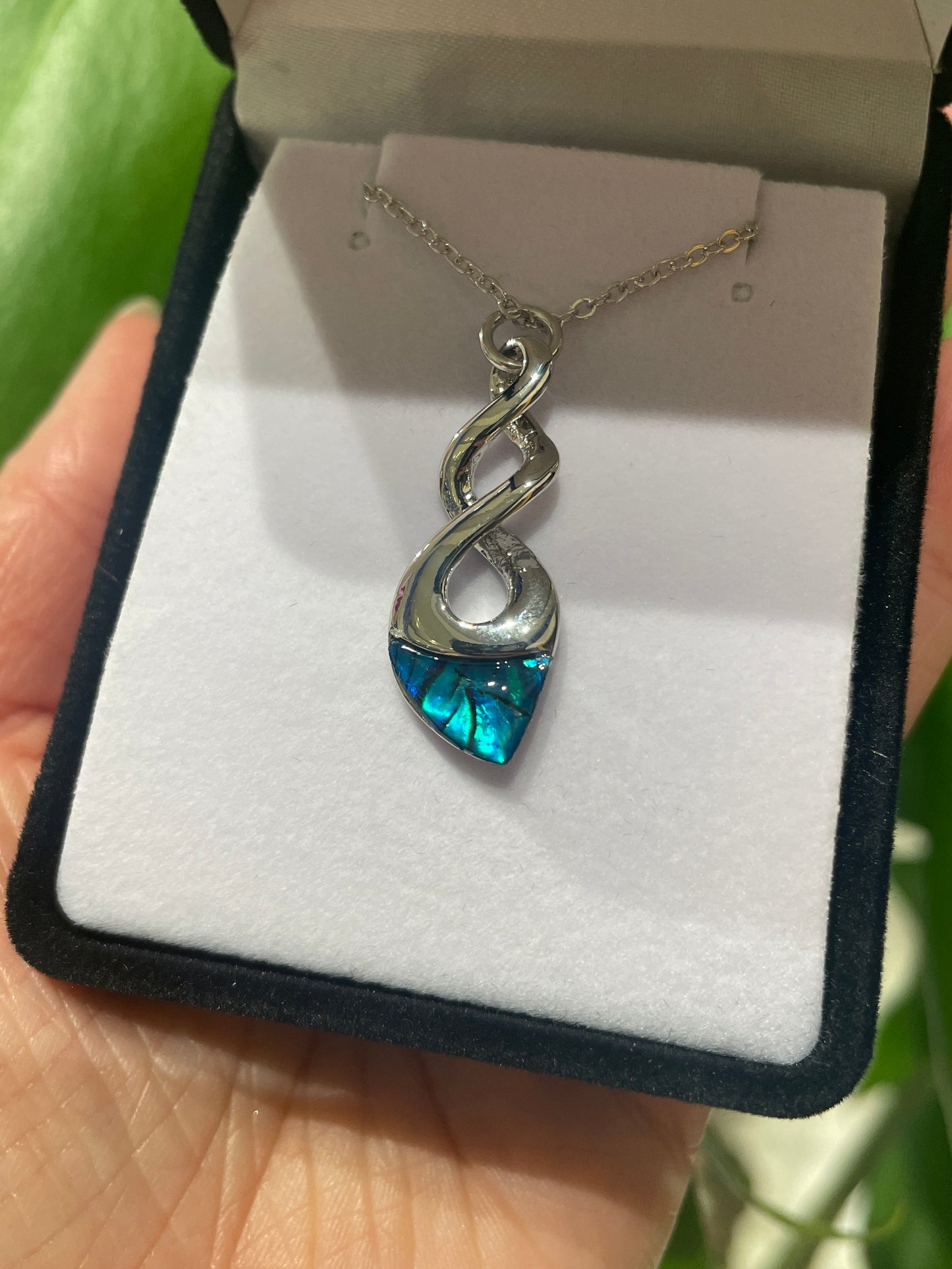 Paua Pendant - Pikorua (Twist) - Rivendell Shop