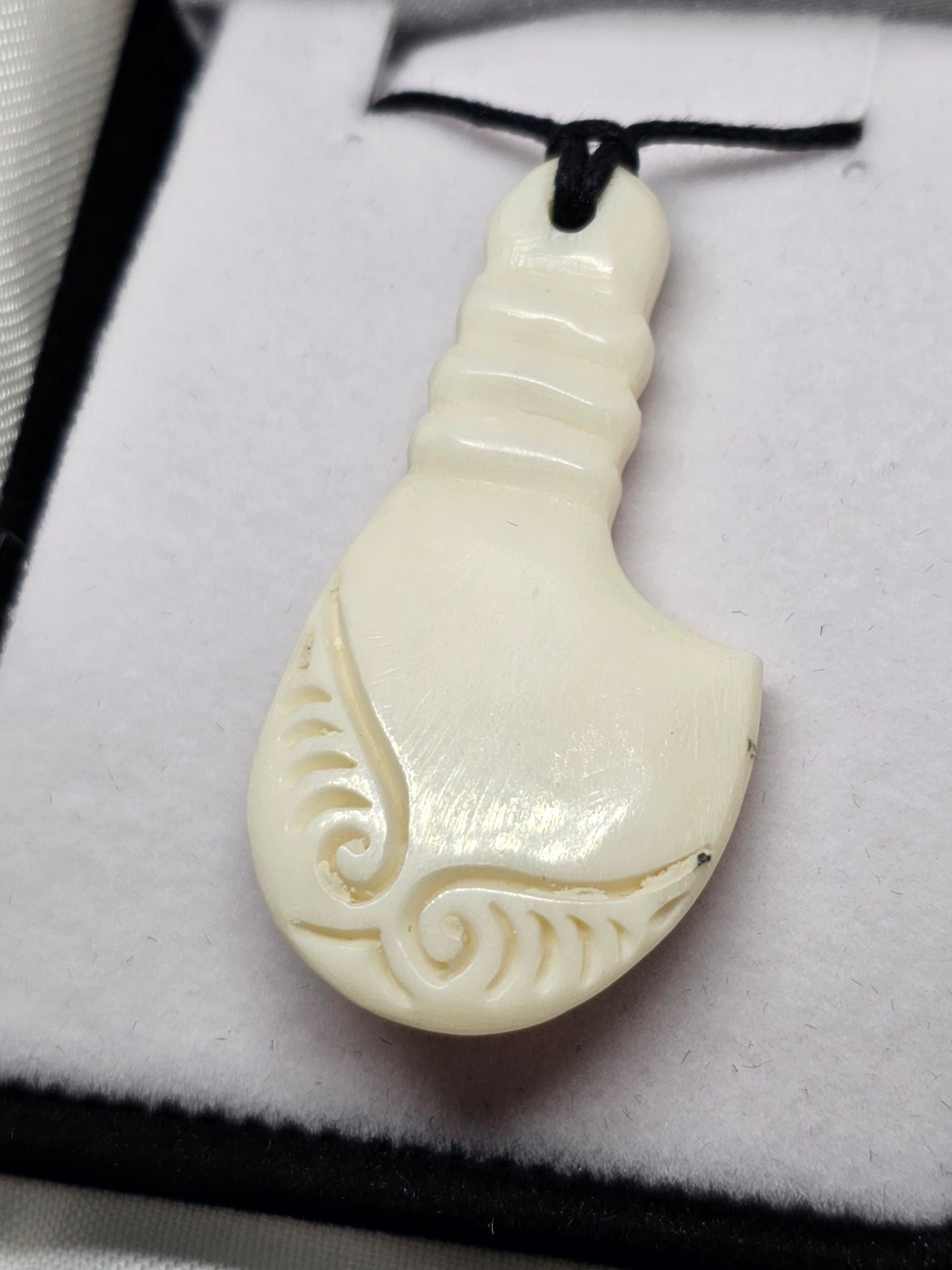 Handcarved bone pendant - Rivendell Shop