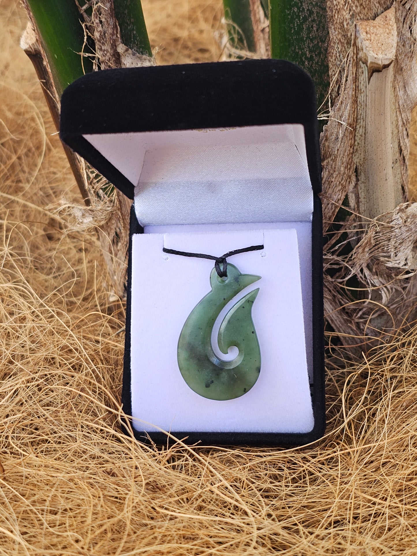 Hei Matau (Hook) Greenstone Pendant - Rivendell Shop