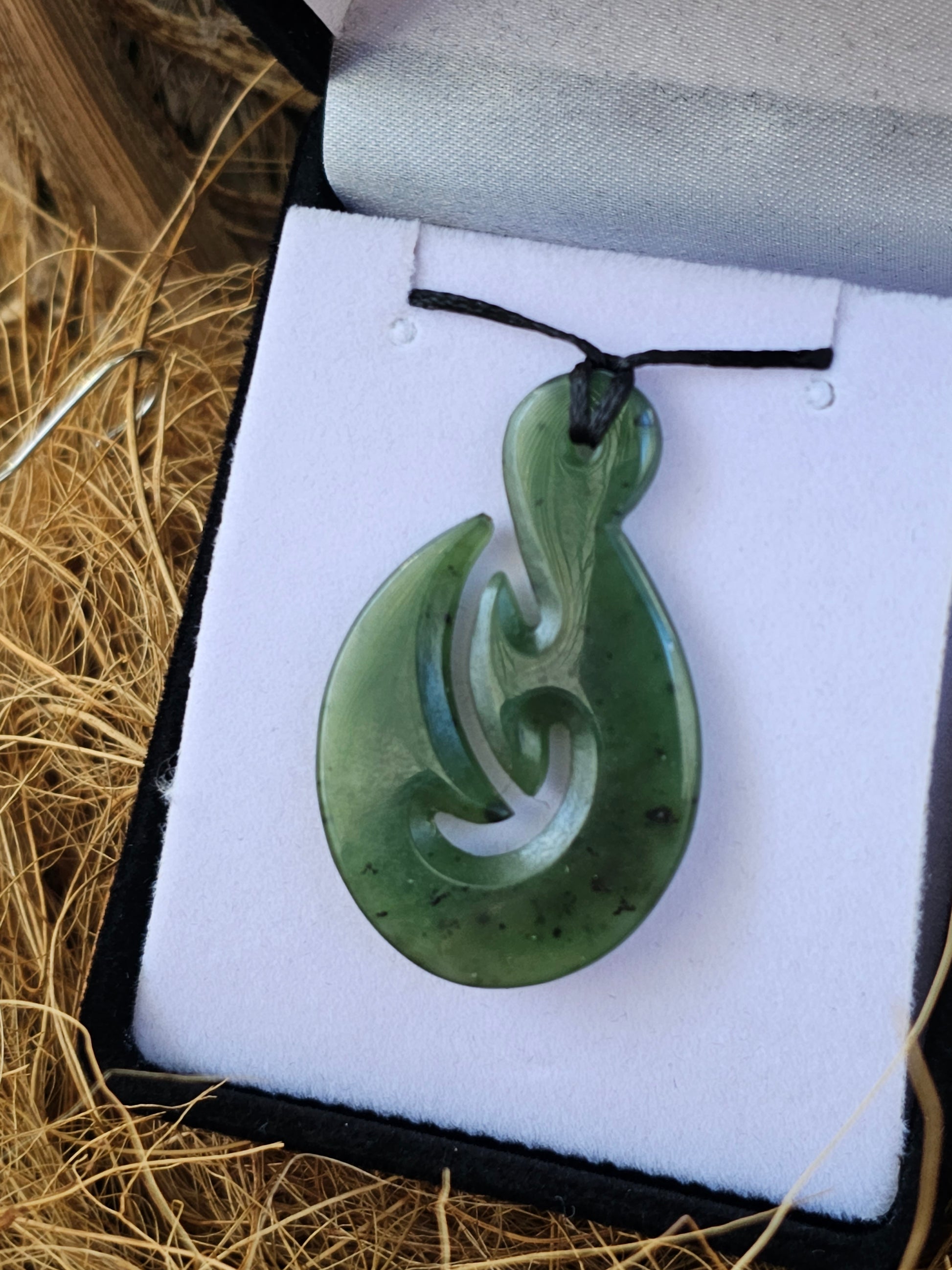 Hei Matau (Hook) Greenstone Pendant - Rivendell Shop