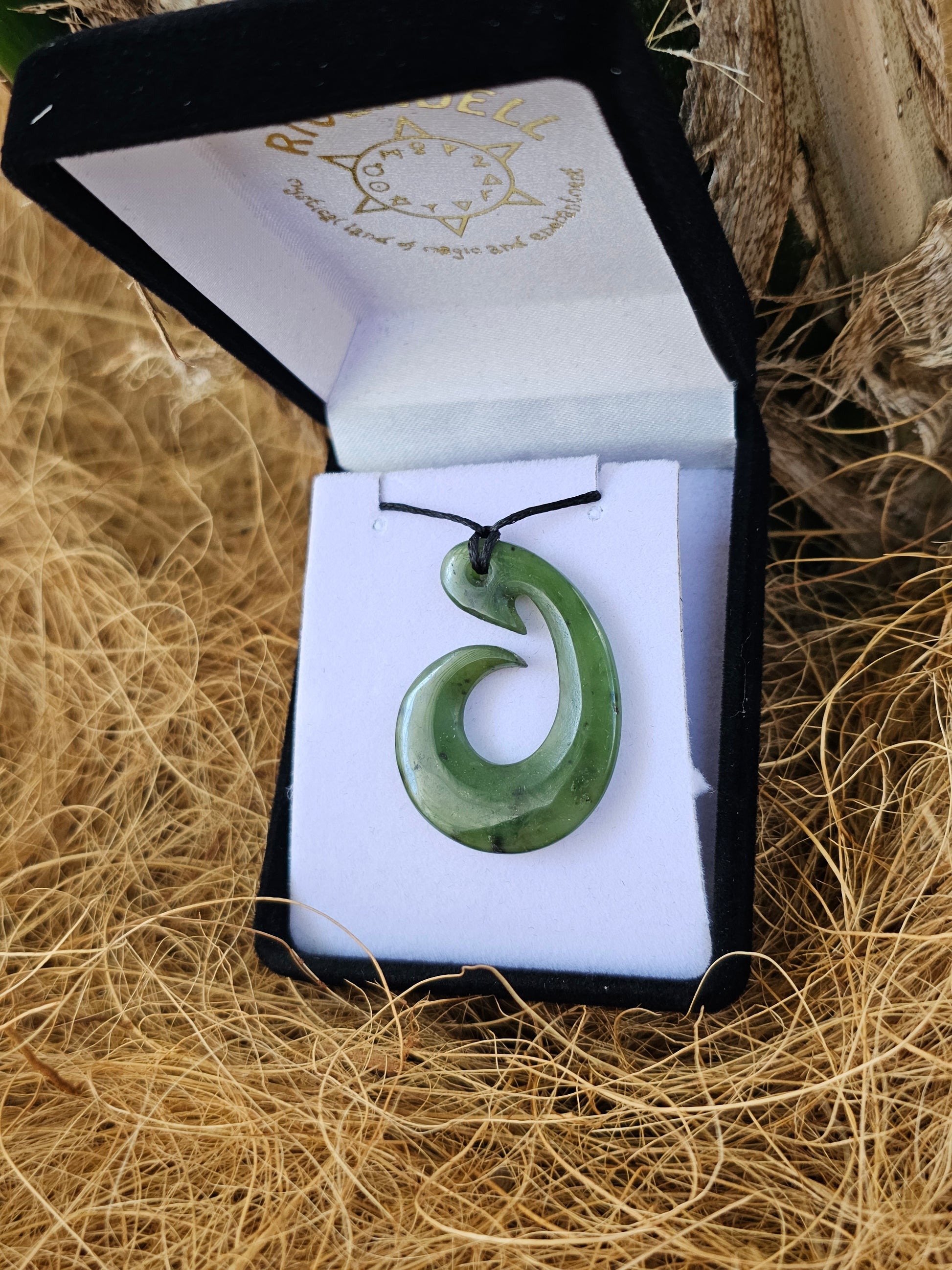 Hei Matau (Hook) Greenstone Pendant - Rivendell Shop