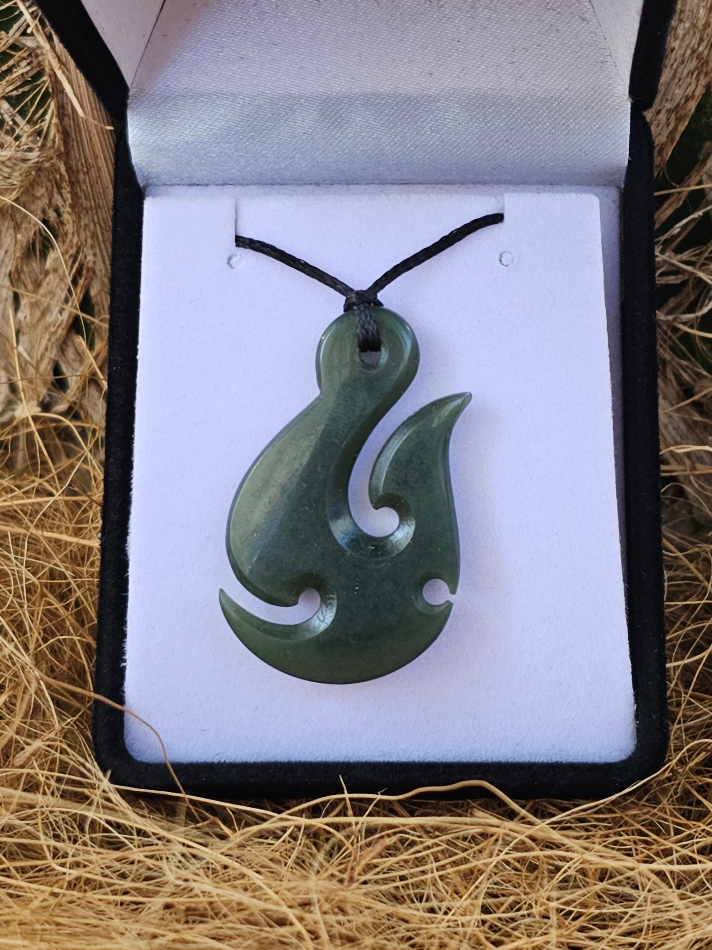 Hei Matau (Hook) Greenstone Pendant - Rivendell Shop