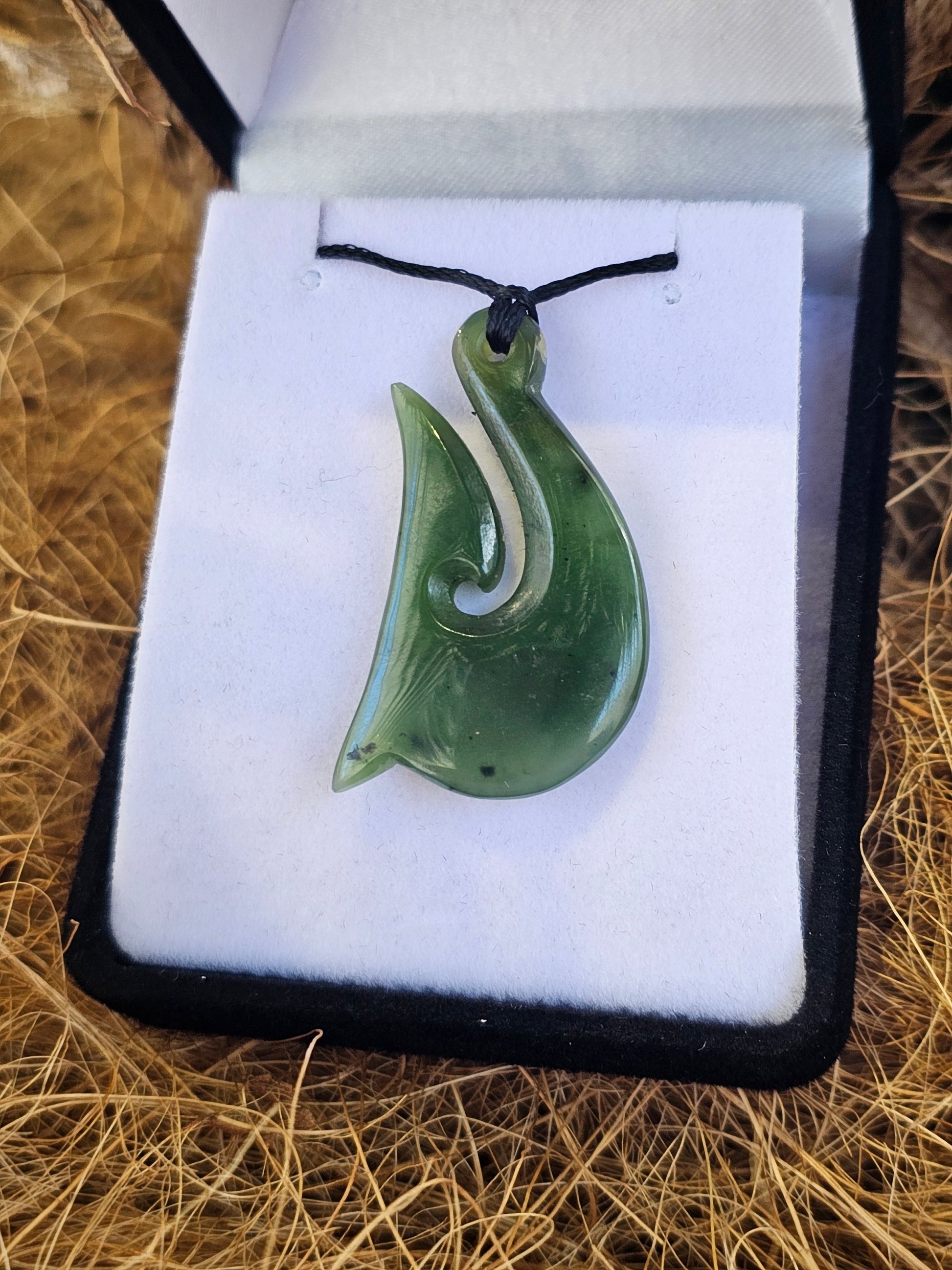 Hei Matau (Hook) Greenstone Pendant - Rivendell Shop