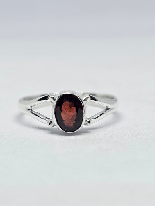 Garnet ring - Rivendell Shop