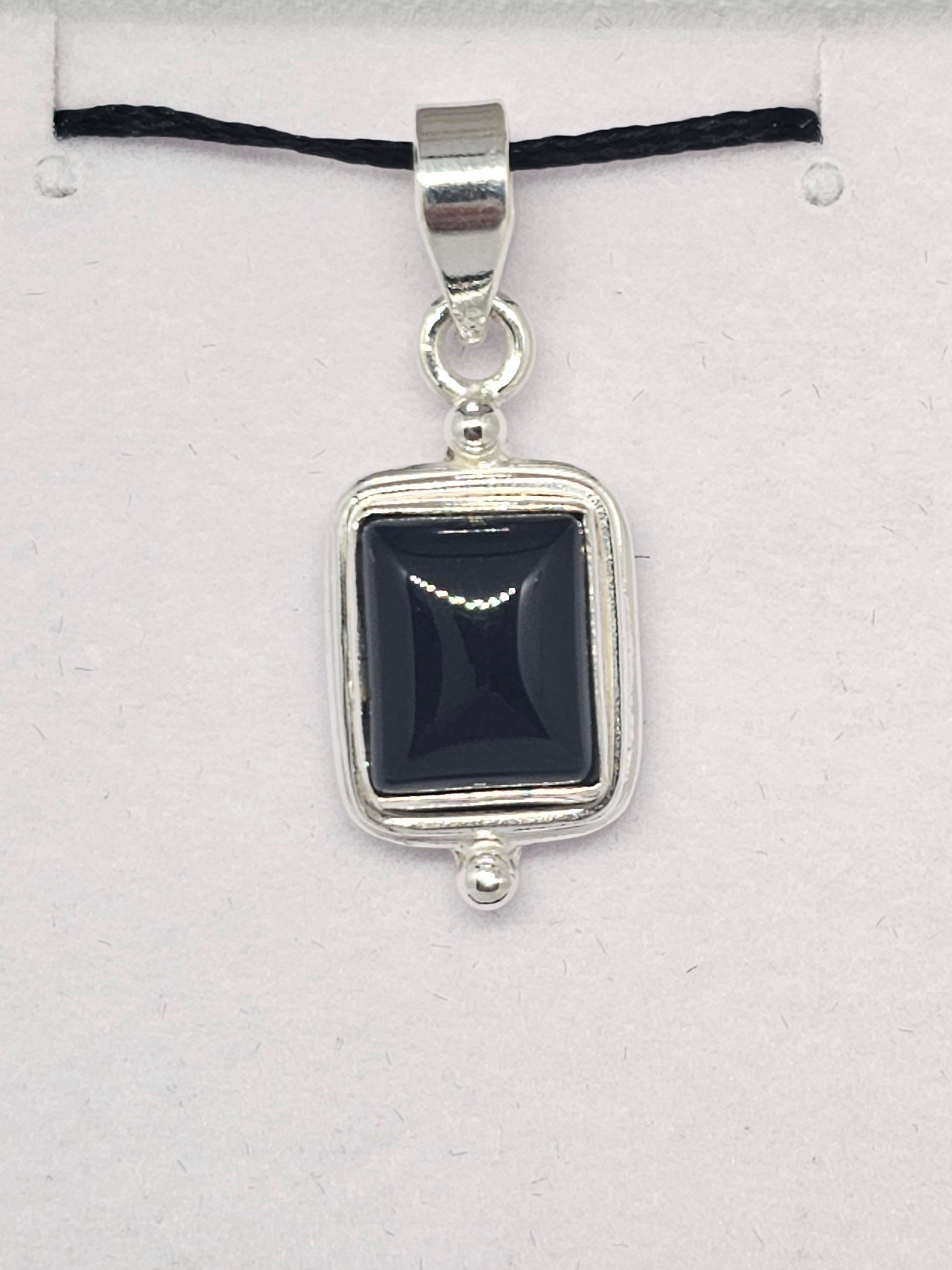 Black onyx pendant - Rivendell Shop