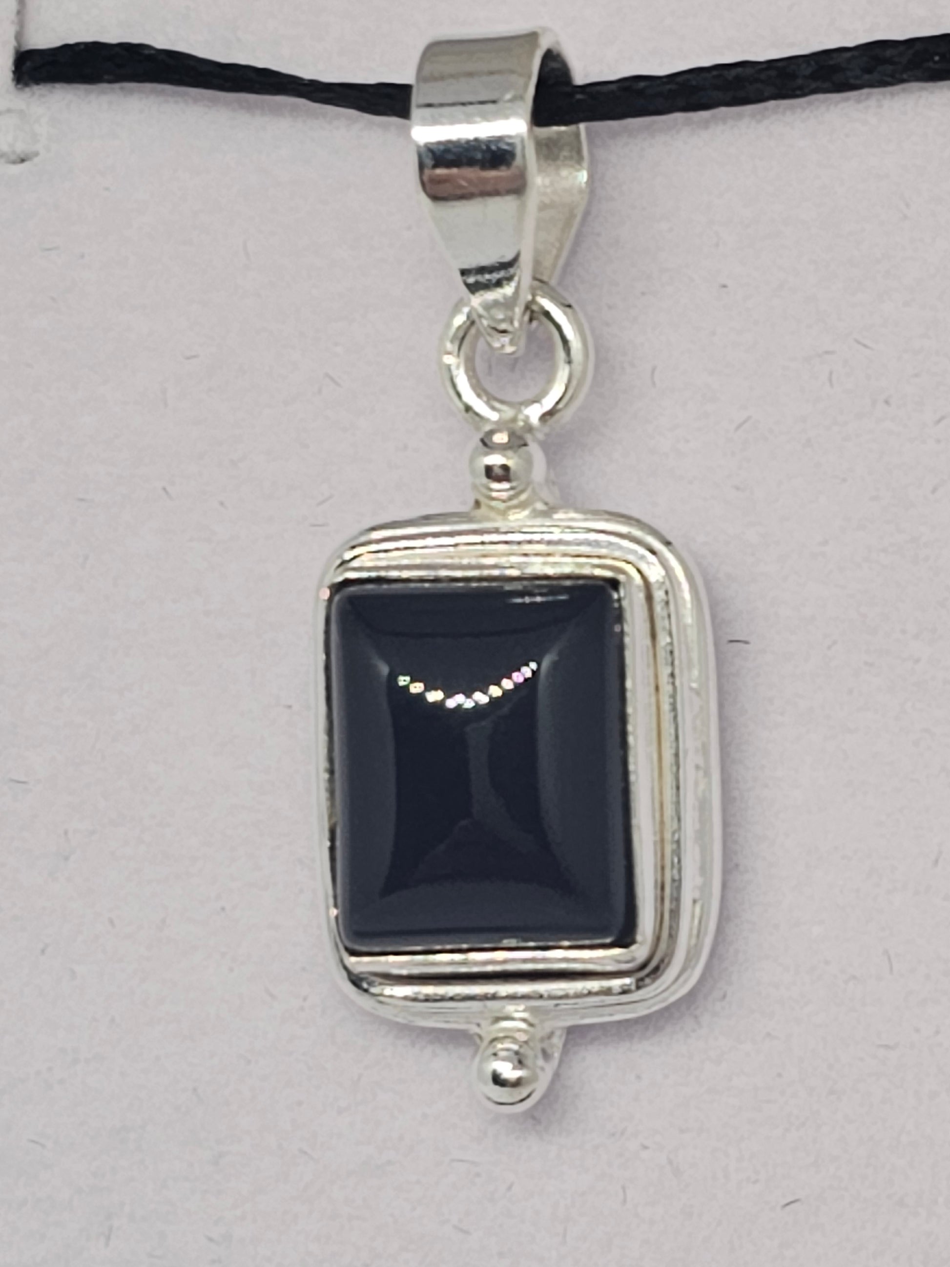 Black onyx pendant - Rivendell Shop