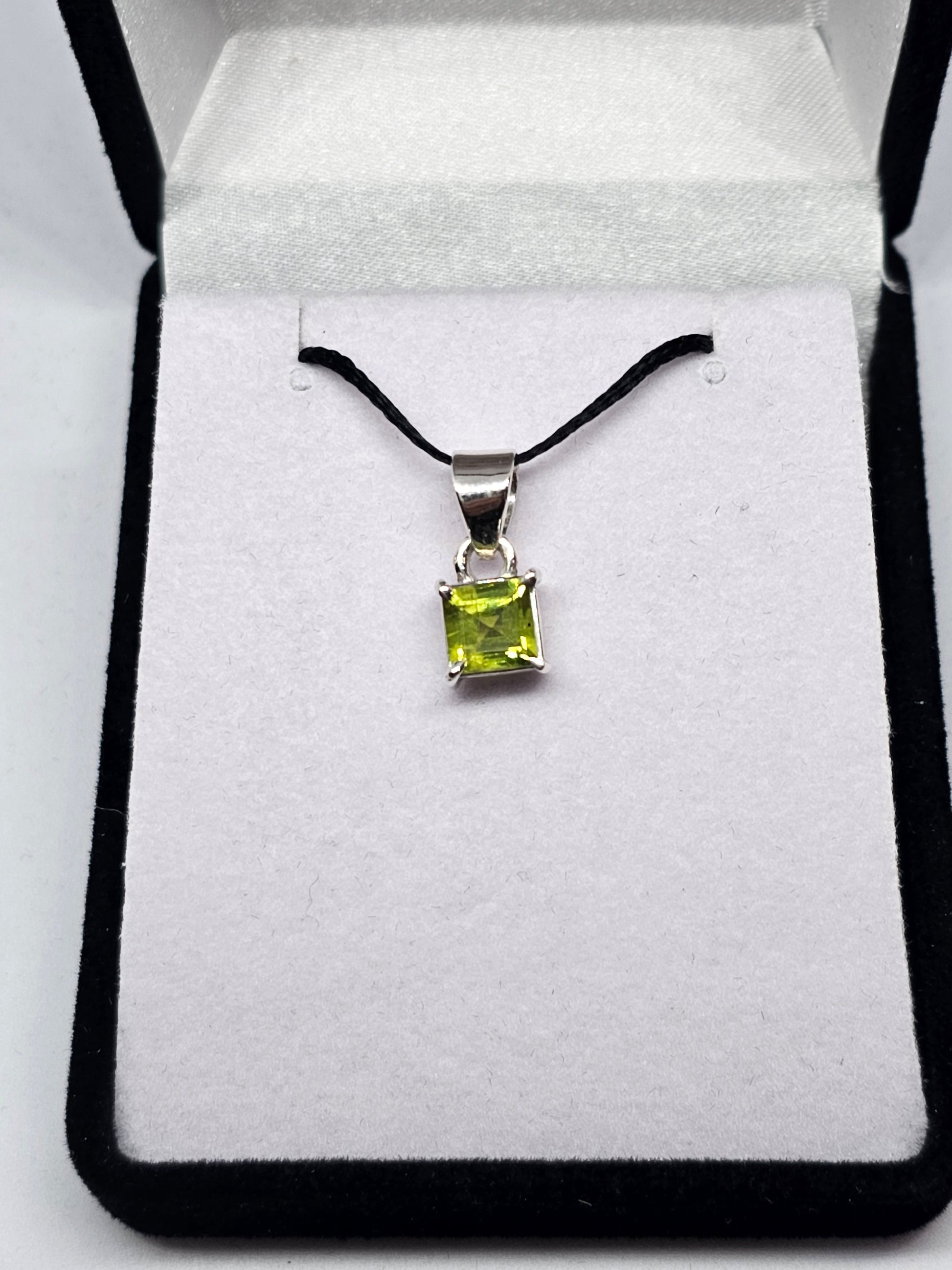 Peridot Pendant - Rivendell Shop