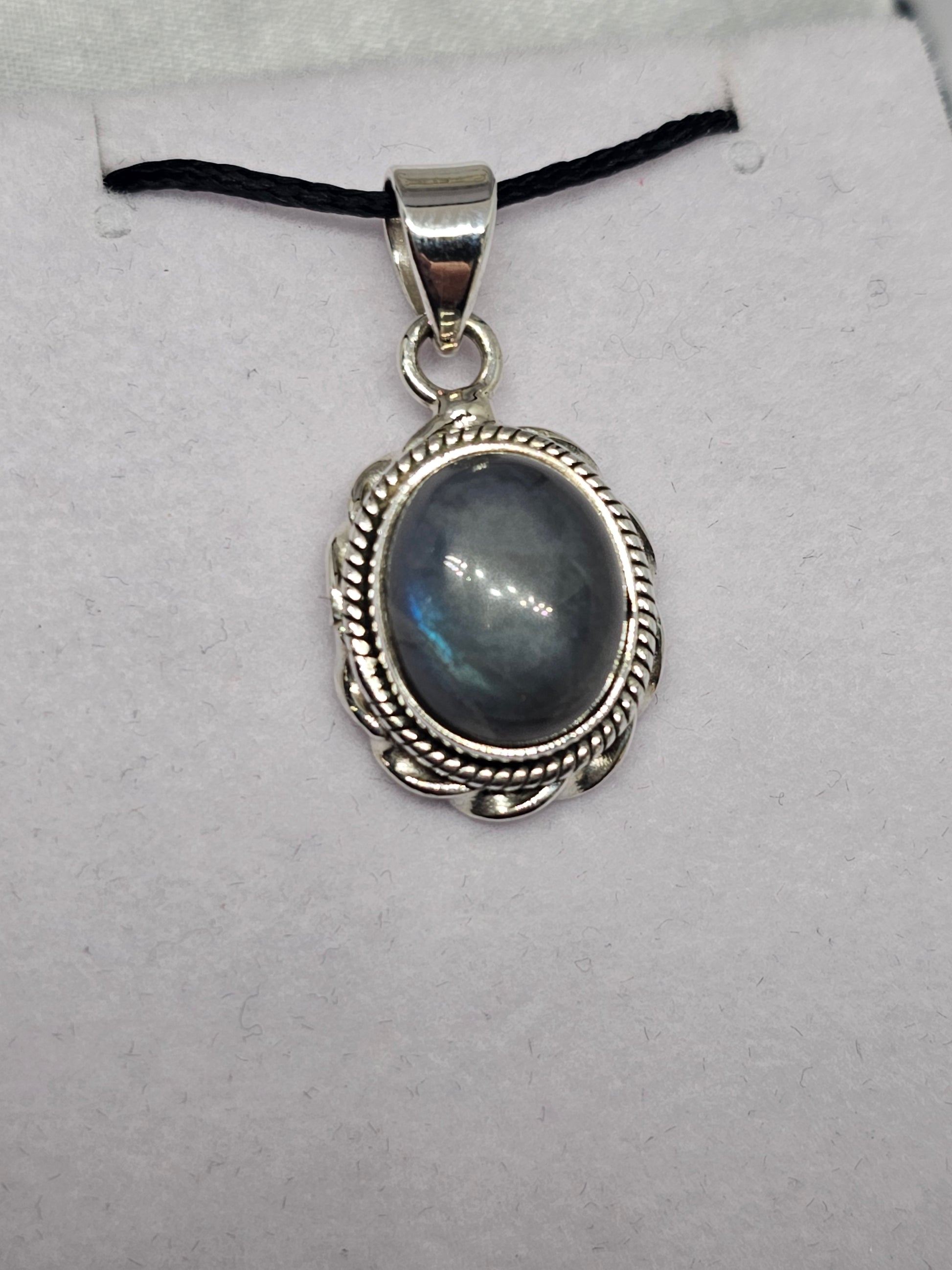 Labradorite Pendant - Rivendell Shop