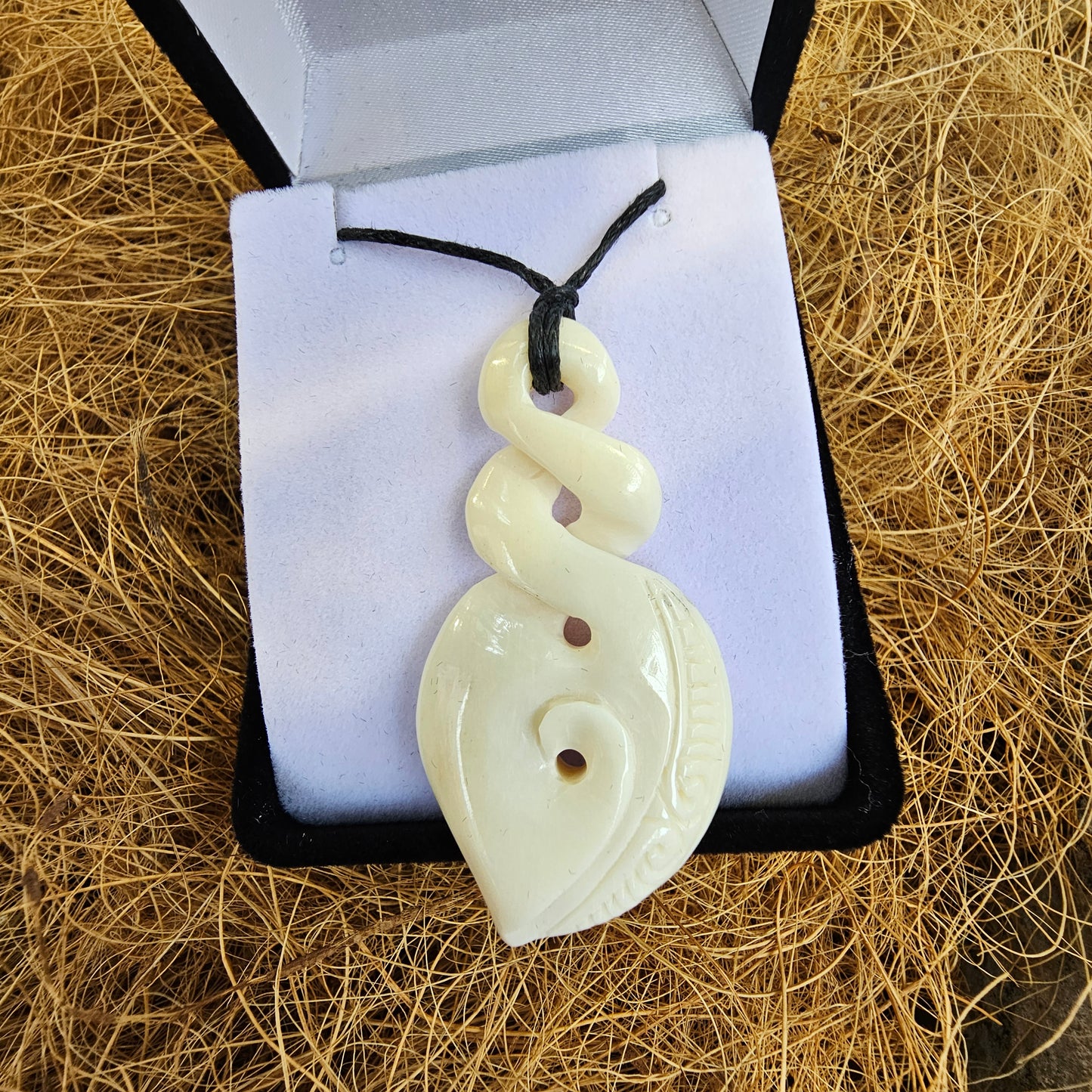 Handcarved Twist Bone Carving Pendant - Rivendell Shop