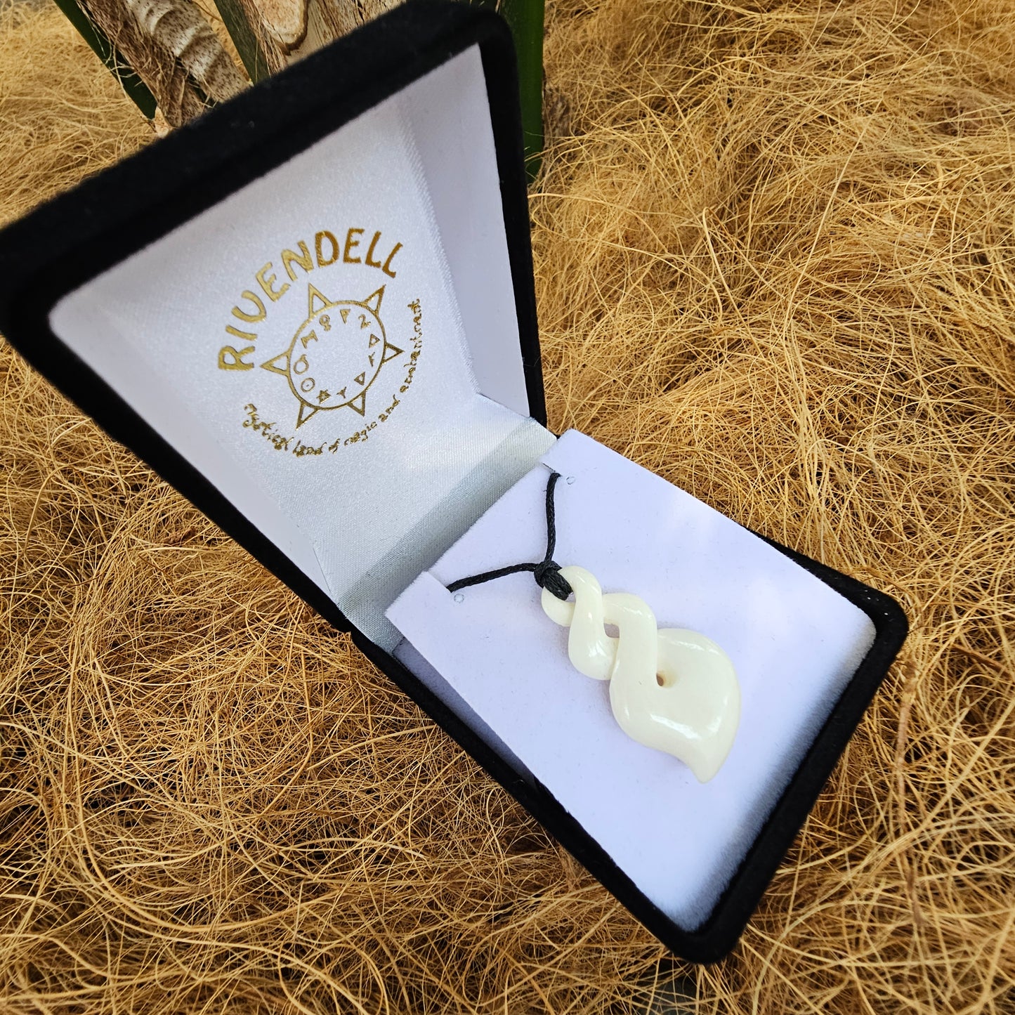 Handcarved Twist Bone Carving Pendant - Rivendell Shop