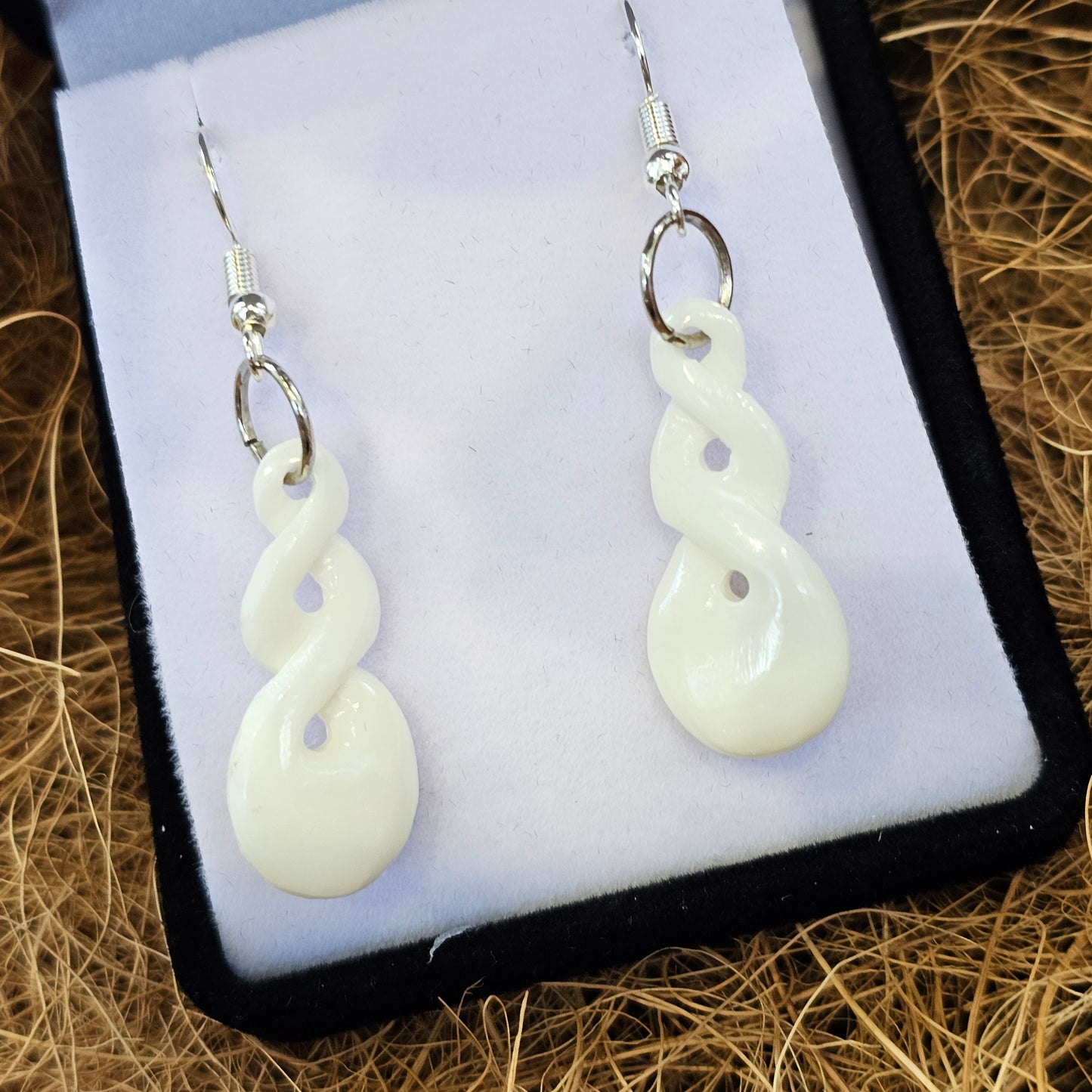 Handcarved Double Twist Bone Carving Earrings - Pikorua