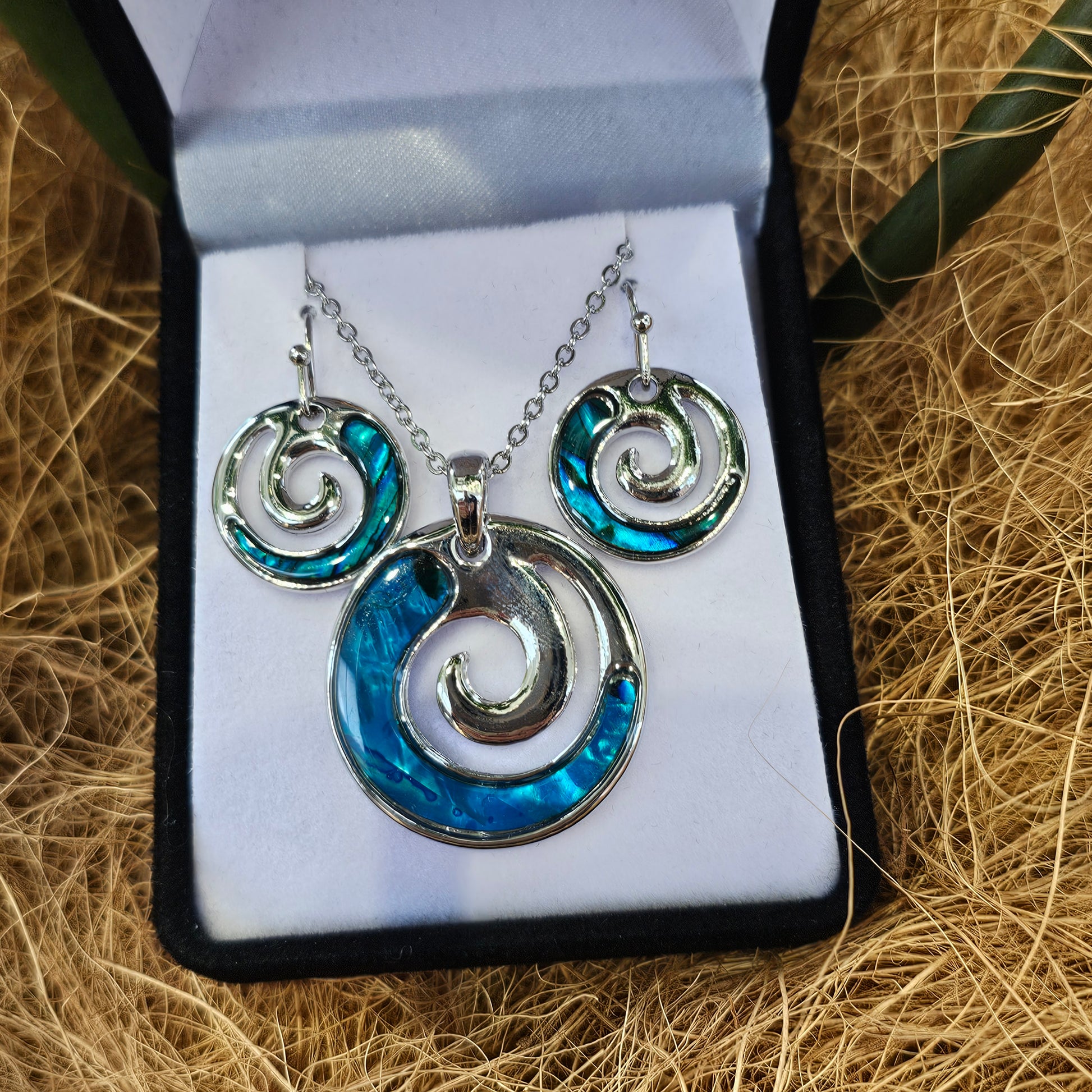 Paua Pendant & Earrings Set - Koru - Rivendell Shop