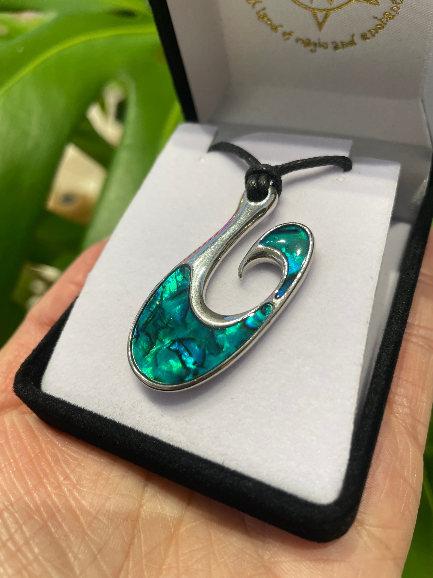 Paua Pendant - Hei Matau (Fish Hook)