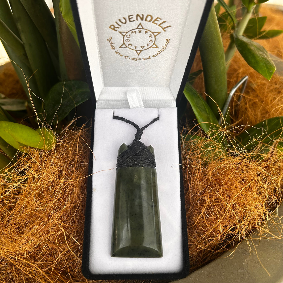 Greenstone (Pounamu) Toki Pendant - Rivendell Shop