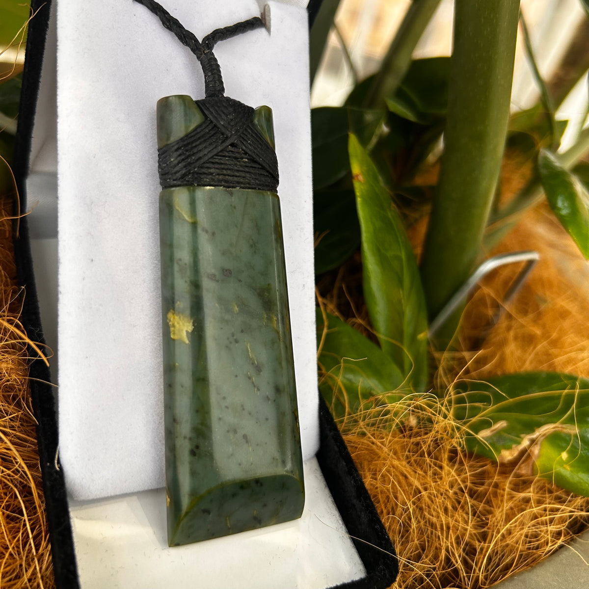 Greenstone (Pounamu) Toki Pendant - Rivendell Shop