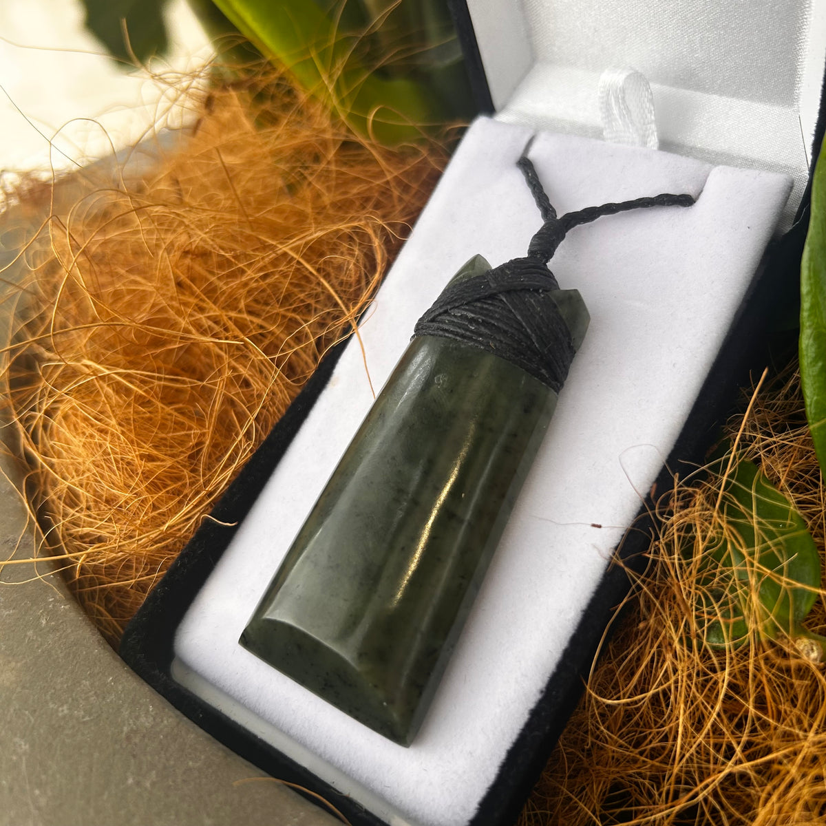 Greenstone (Pounamu) Toki Pendant - Rivendell Shop