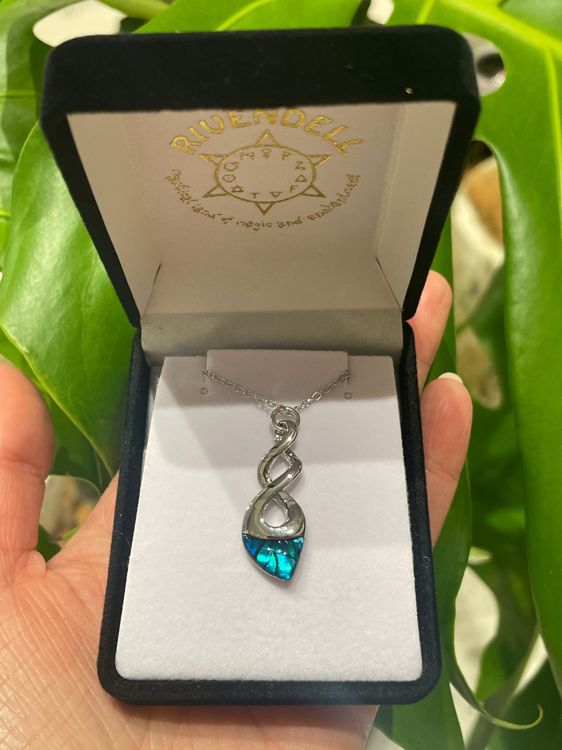 Paua Pendant - Pikorua (Twist) - Rivendell Shop