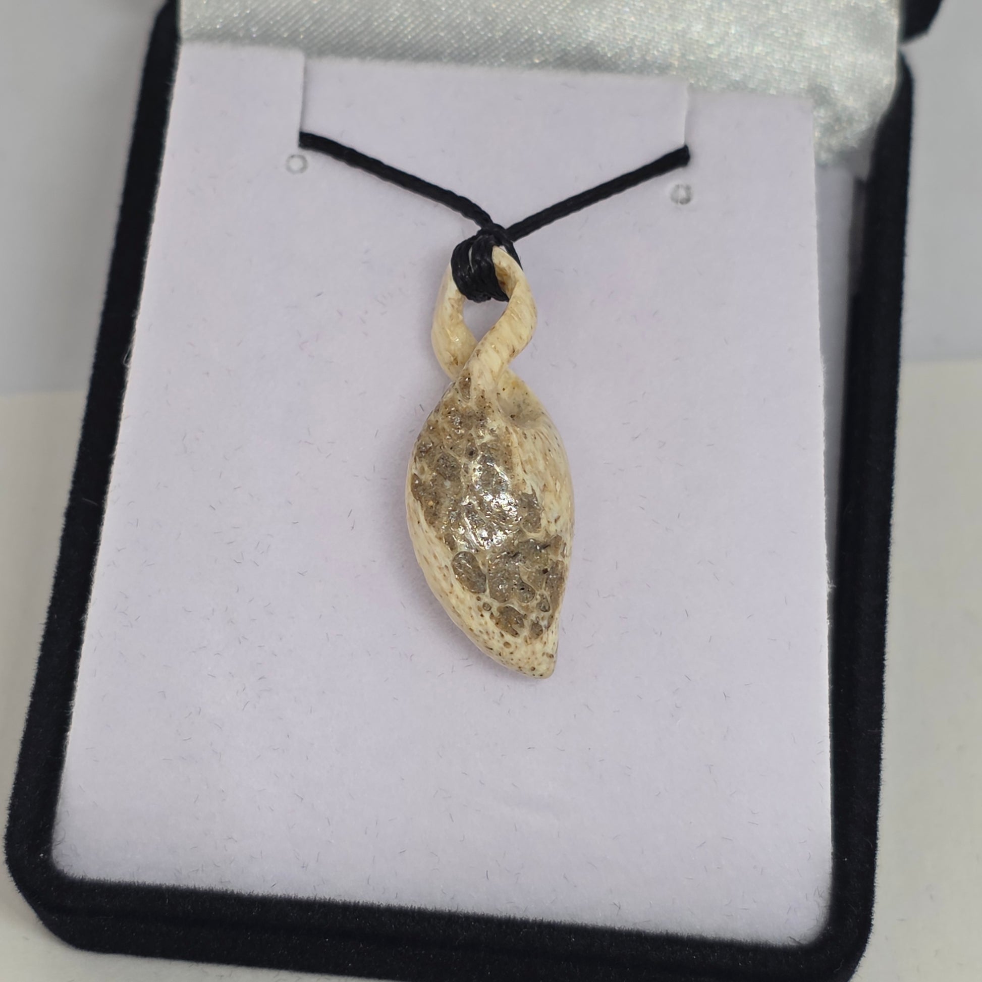 Whale bone - Twist - Rivendell Shop
