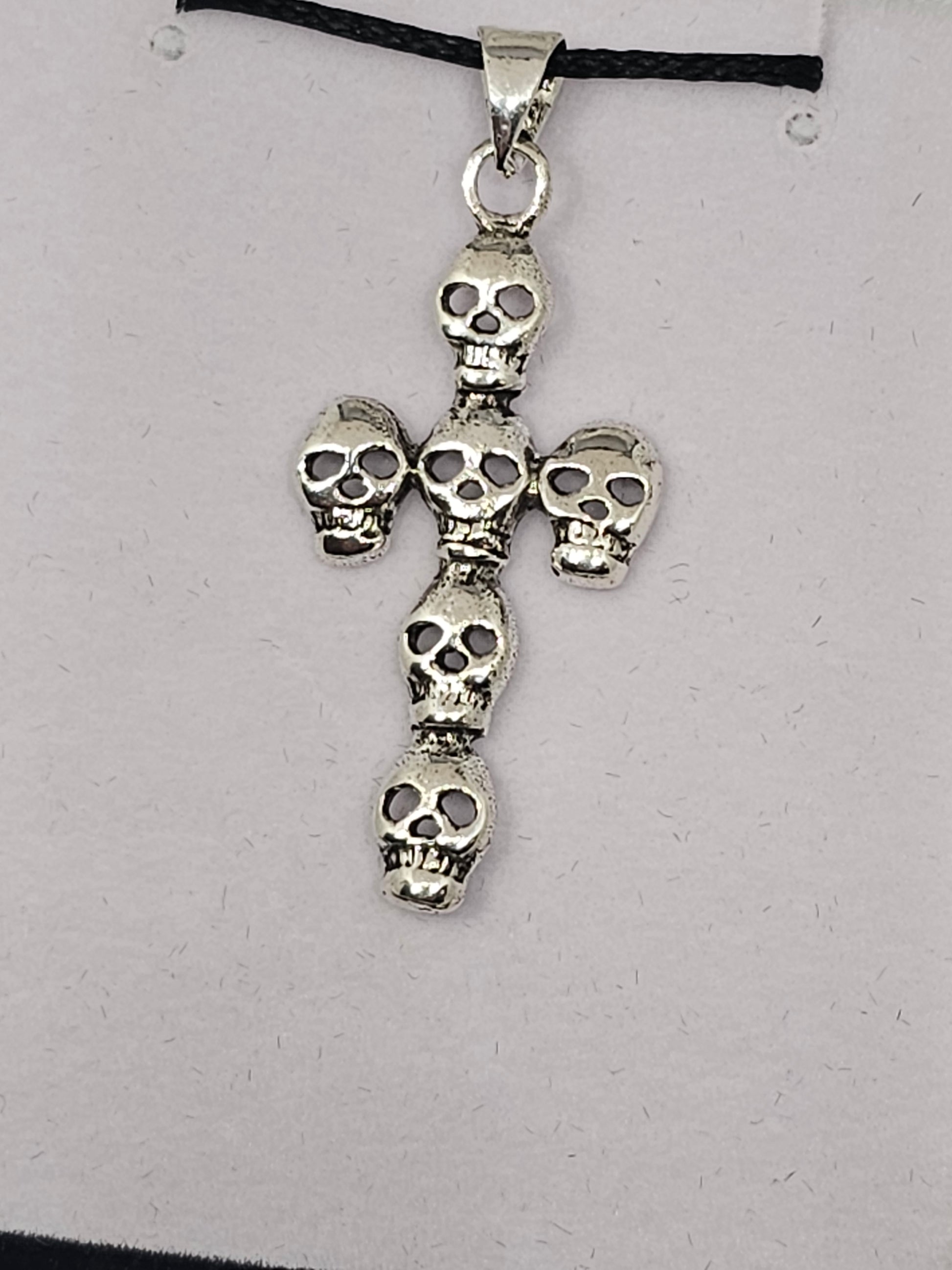 Skull Cross Pendant - Rivendell Shop