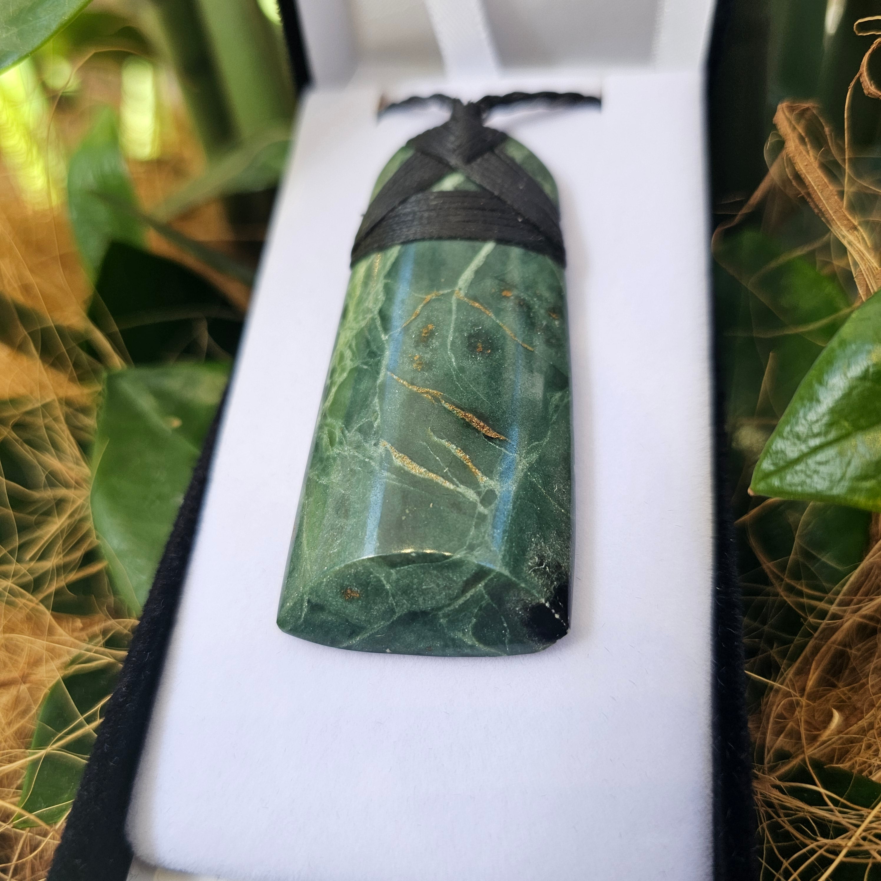 Greenstone (Pounamu) Toki Pendant