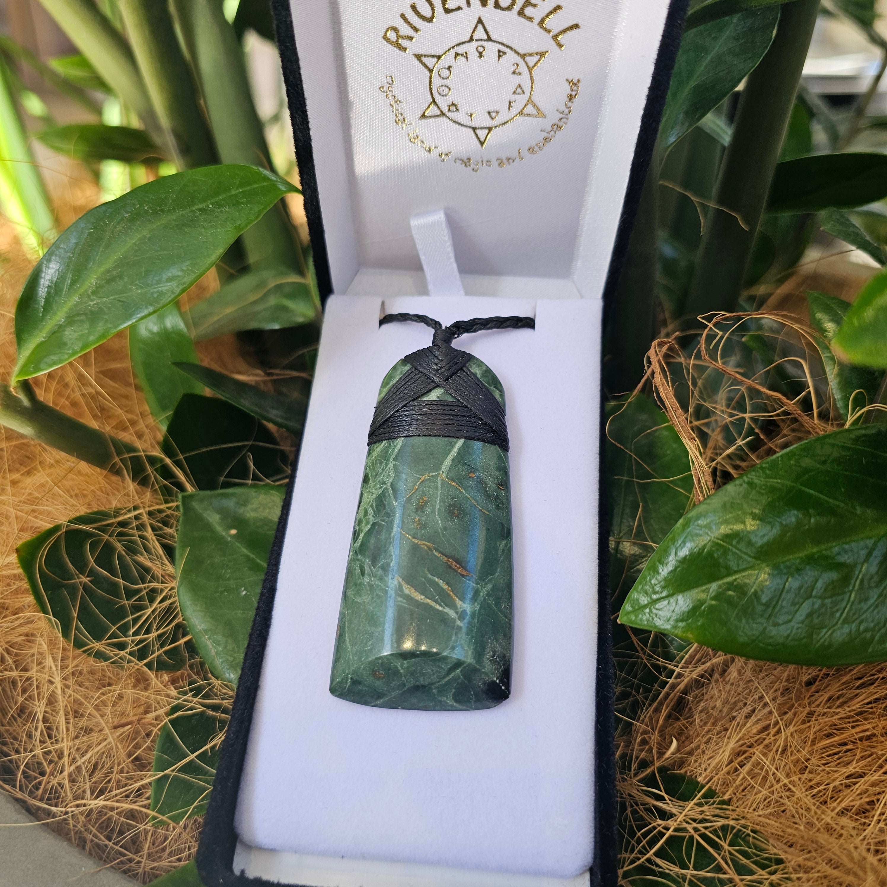 Greenstone (Pounamu) Toki Pendant